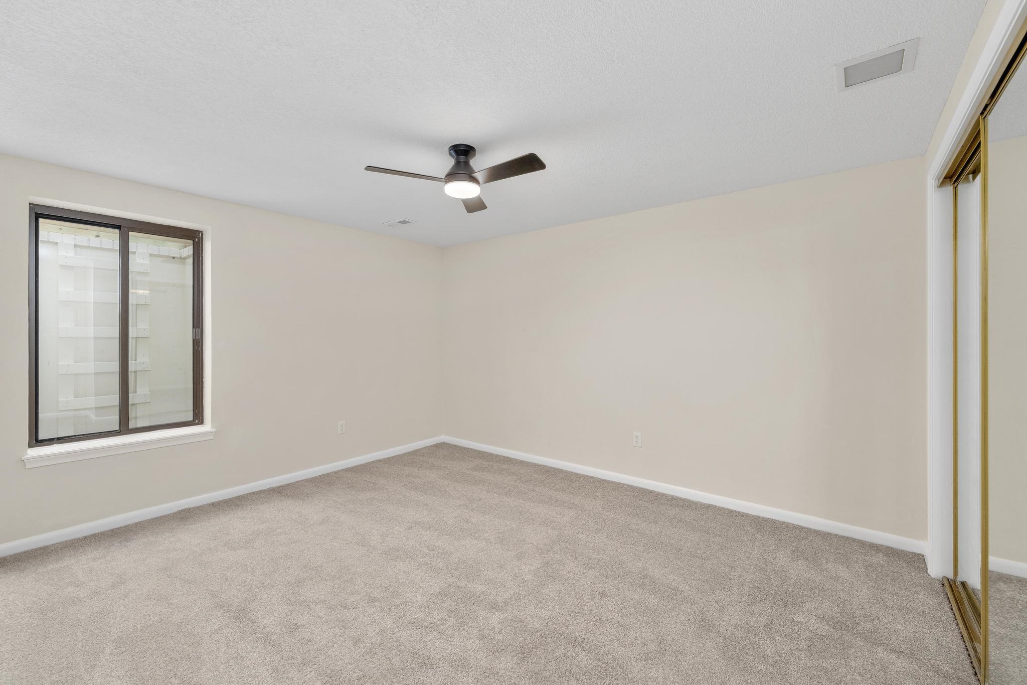 1325 N Covington Cir Property Photo 28