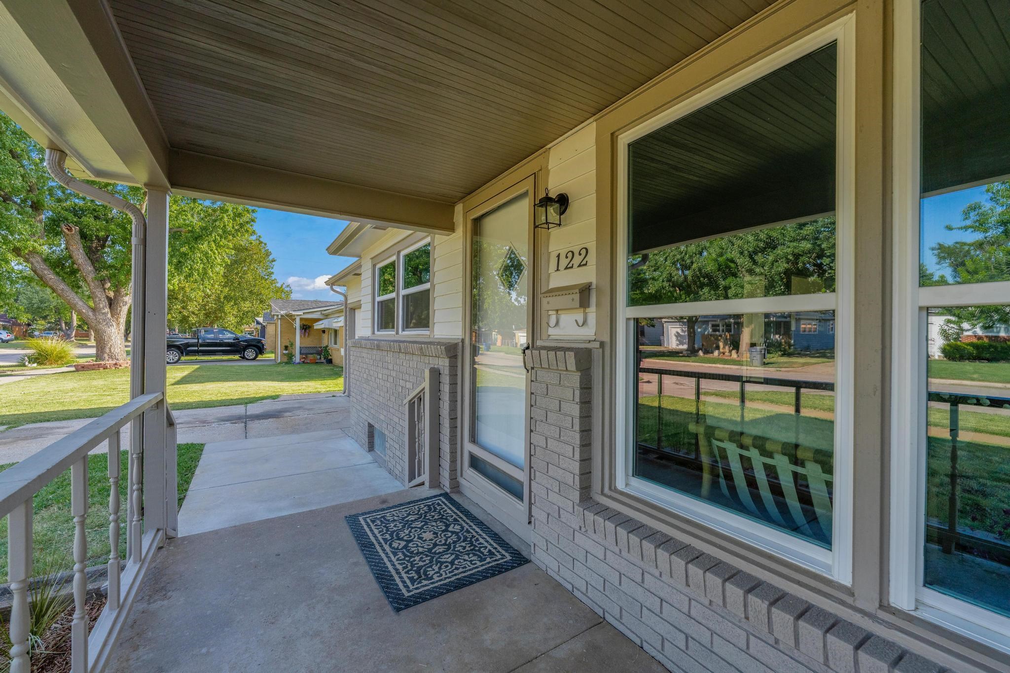 122 N Gow Property Photo 2