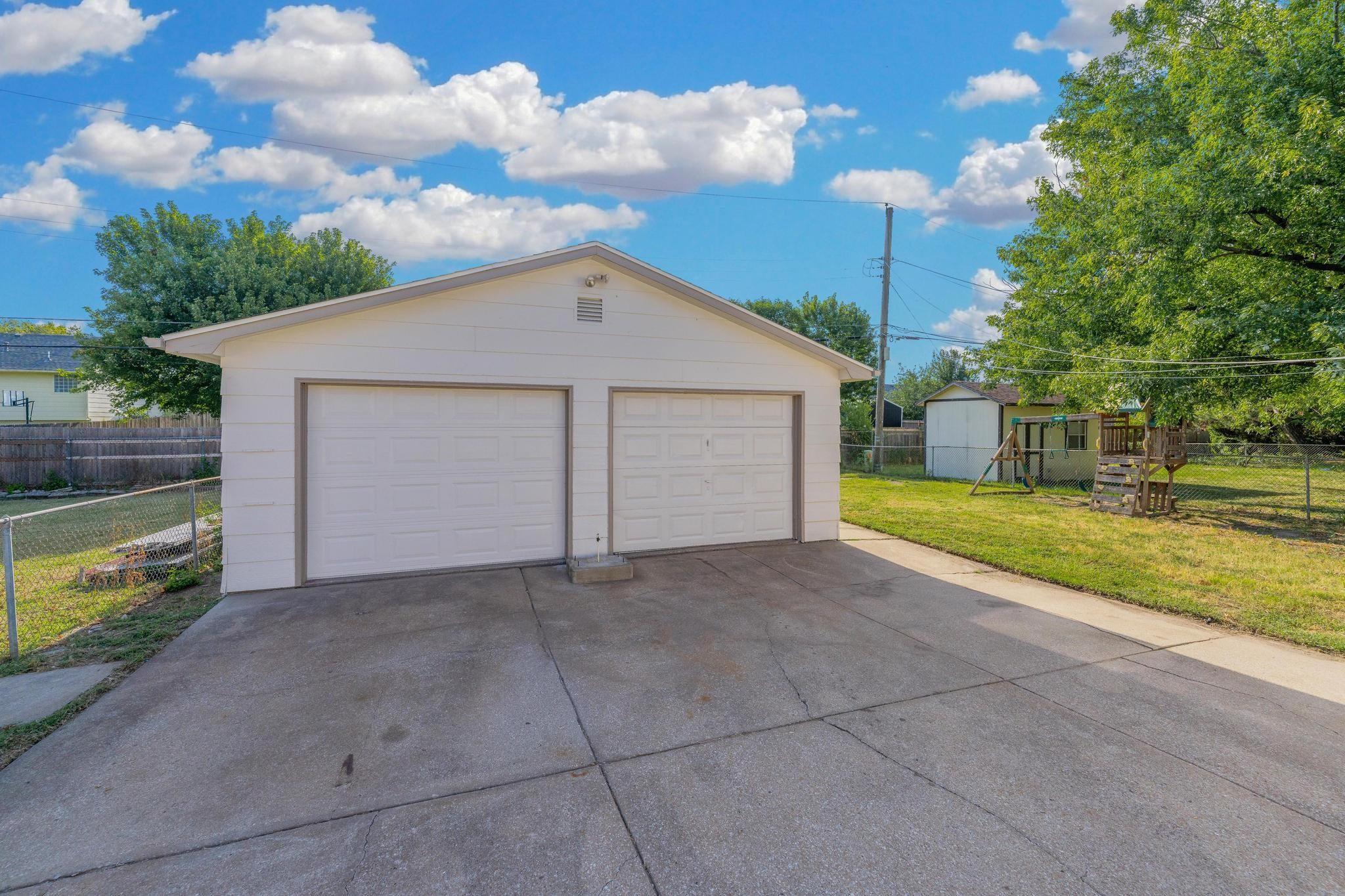 122 N Gow Property Photo 21