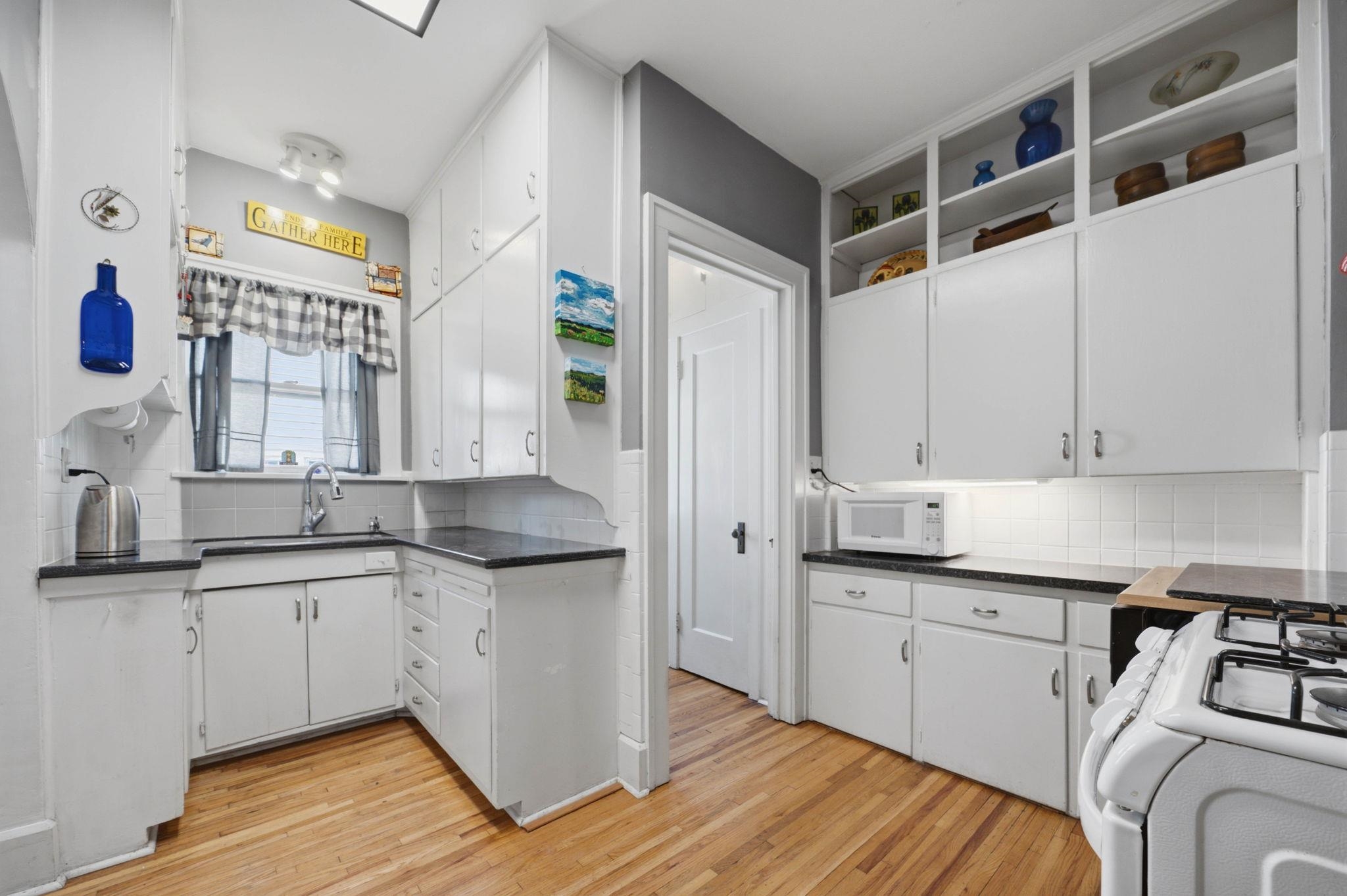 427 S Glenn St Property Photo 7