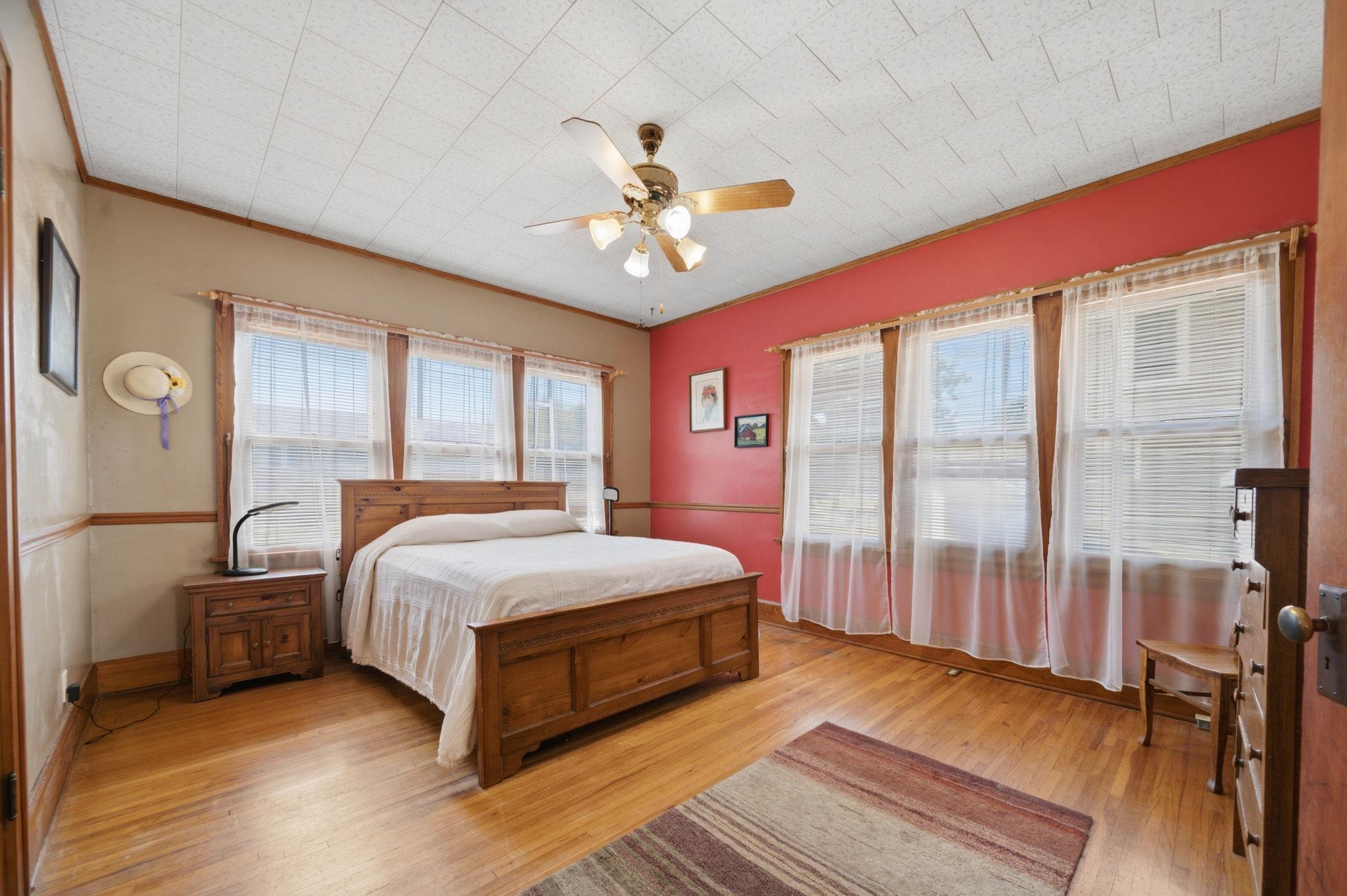 427 S Glenn St Property Photo 12