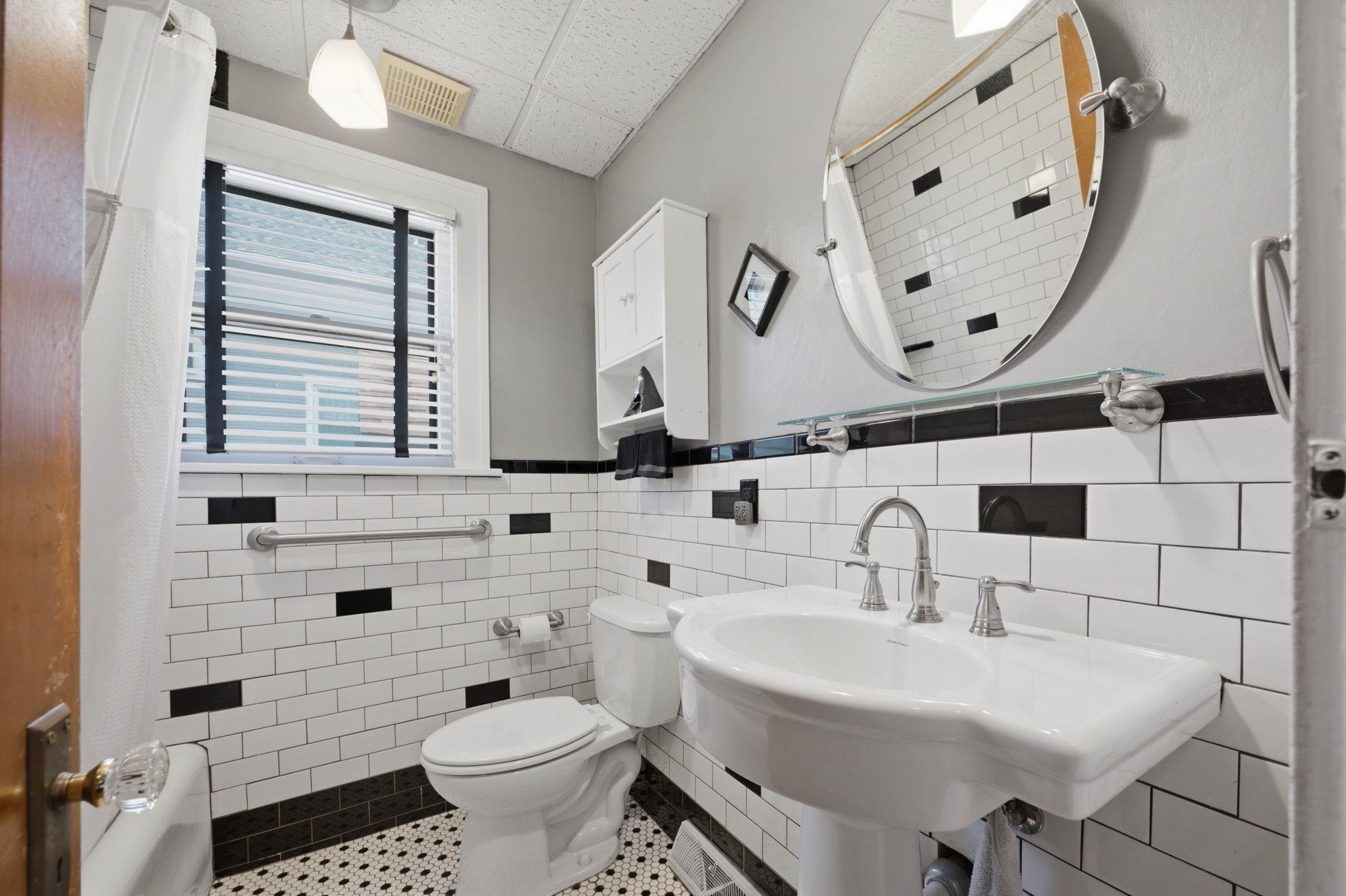427 S Glenn St Property Photo 14