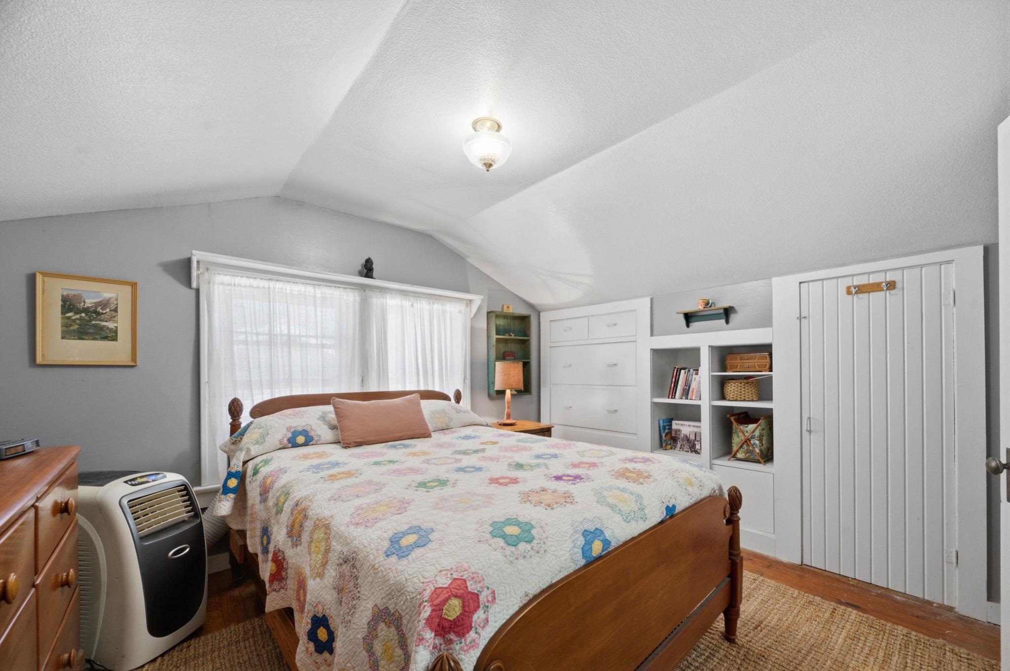 427 S Glenn St Property Photo 16