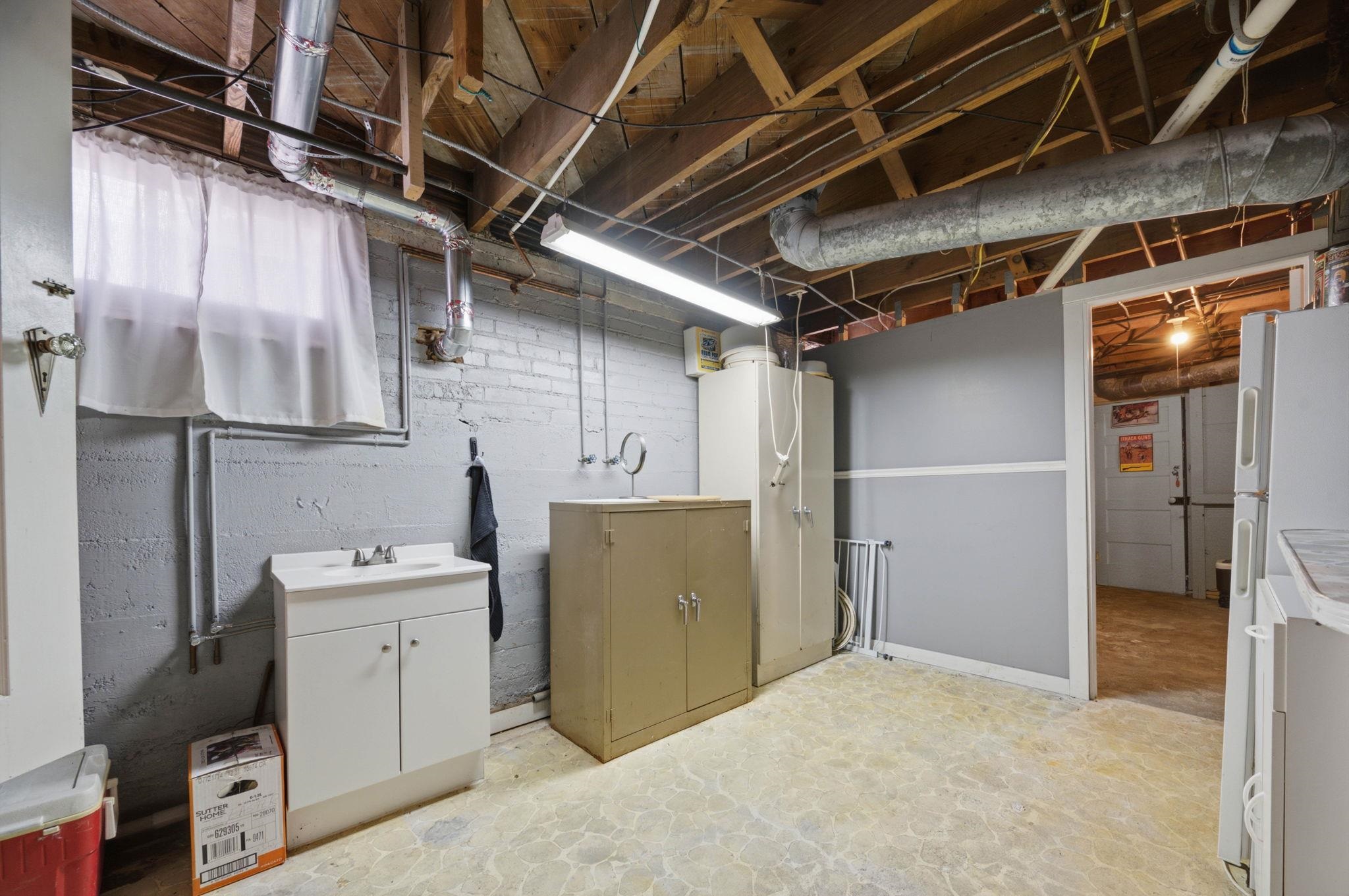 427 S Glenn St Property Photo 25