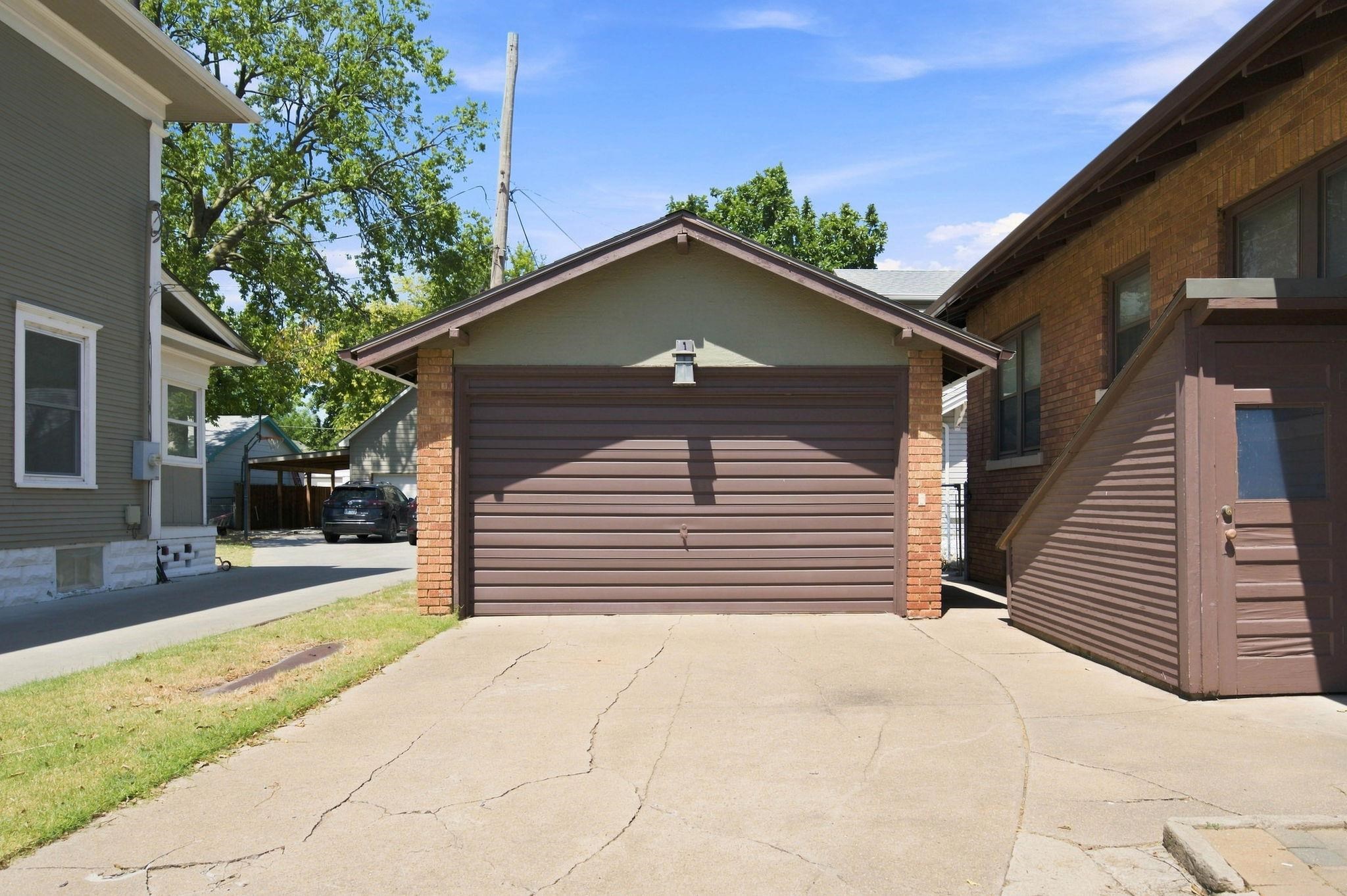 427 S Glenn St Property Photo 28