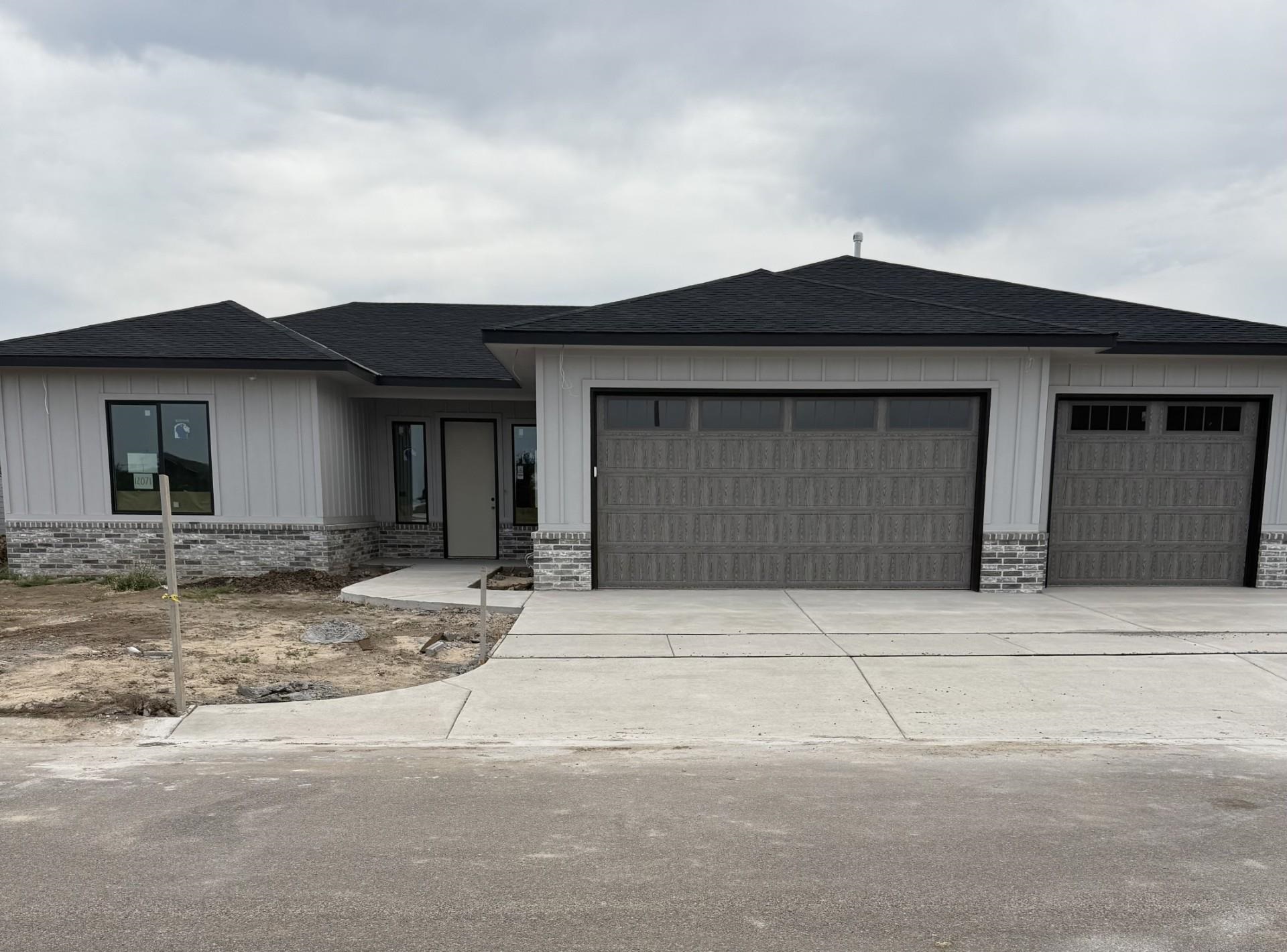 12071 E Shadowridge St Property Photo 1
