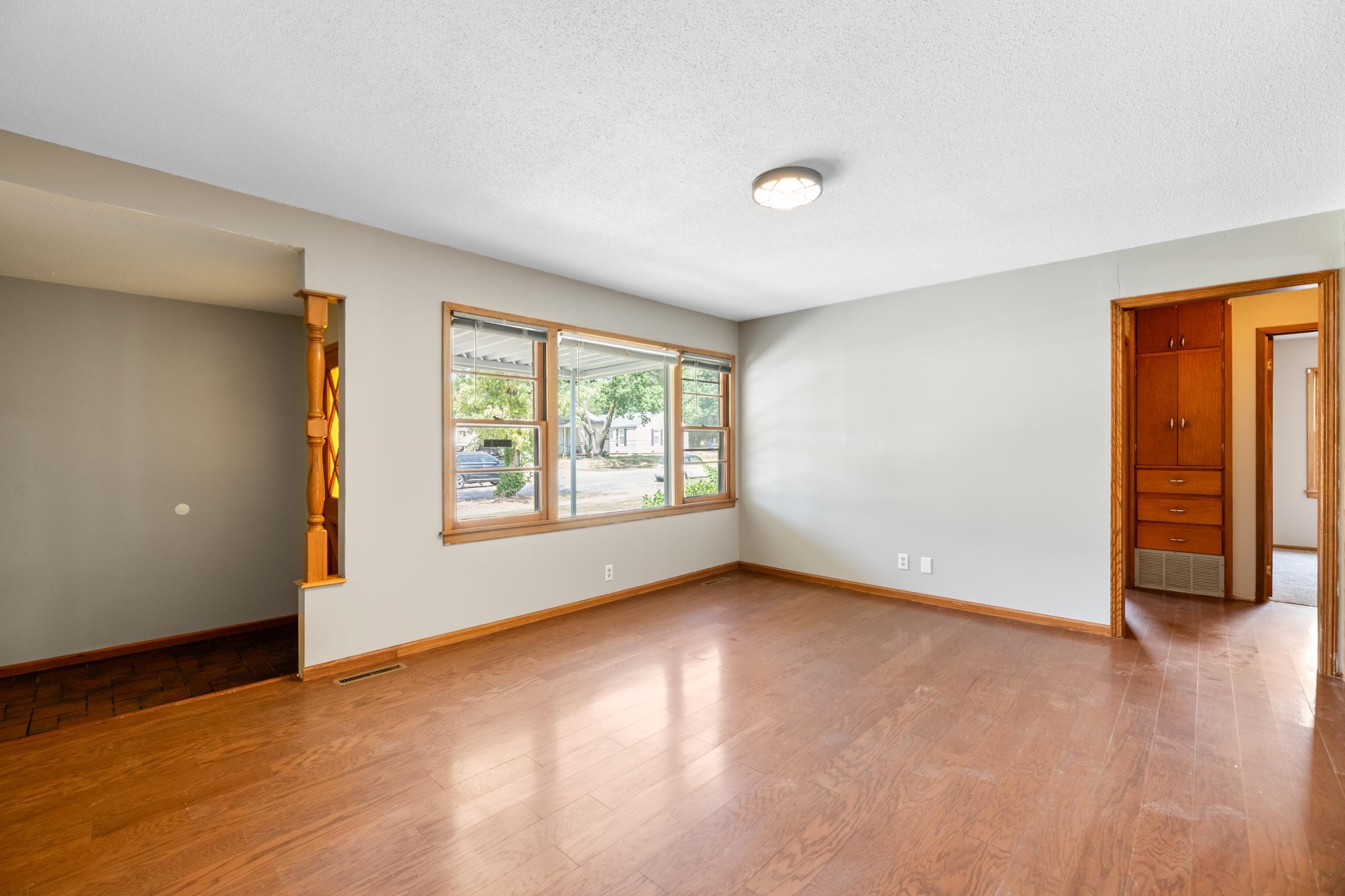 3609 E Countryside Plz Property Photo 8