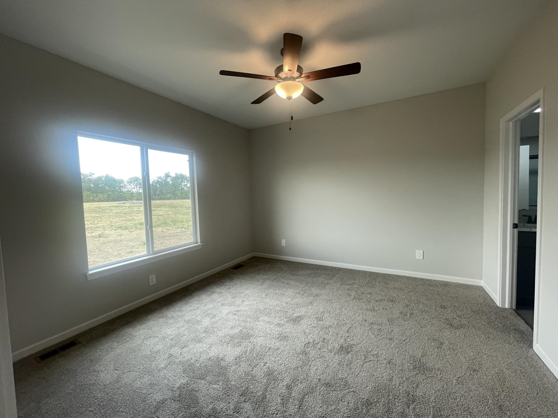 2224 E Arrowhead St Property Photo 6