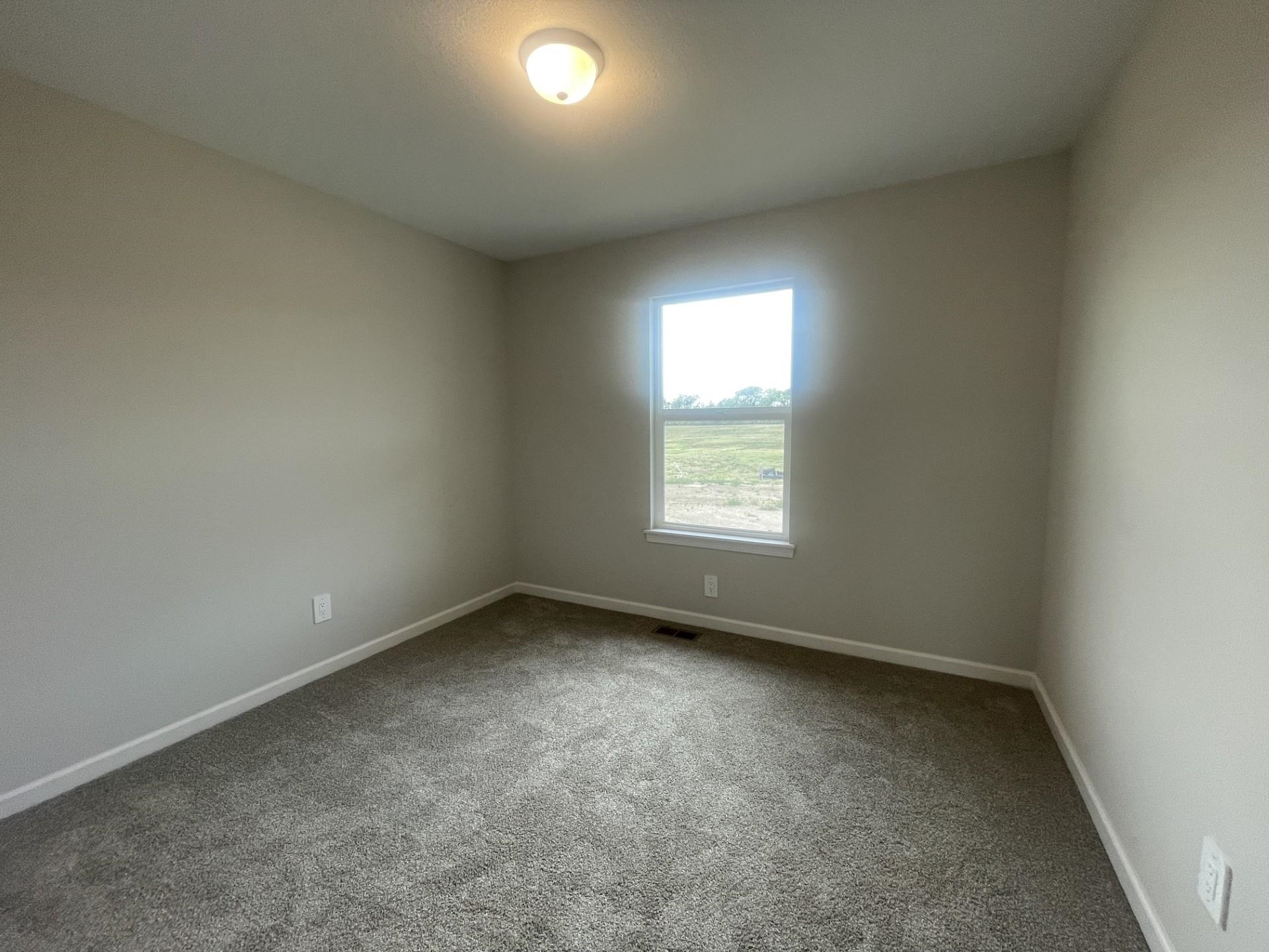 2224 E Arrowhead St Property Photo 10