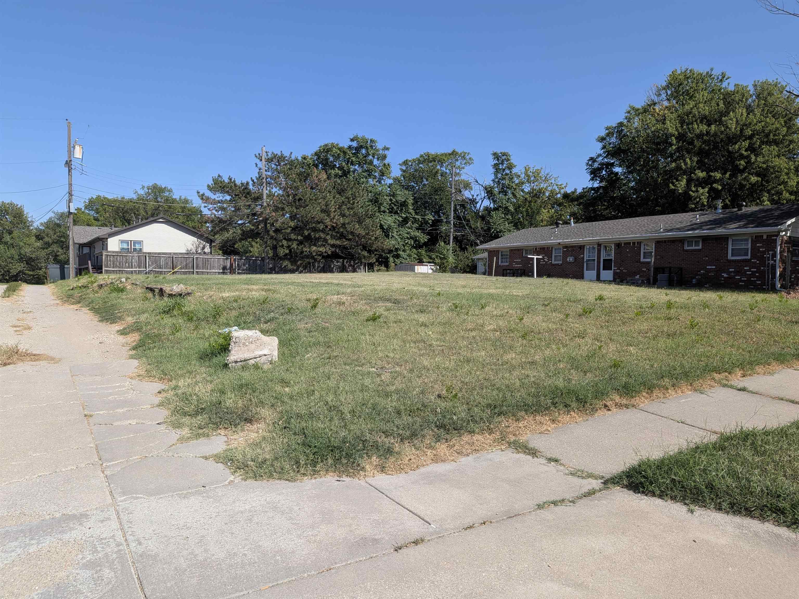 642 N Sheridan Ave. Property Photo 2