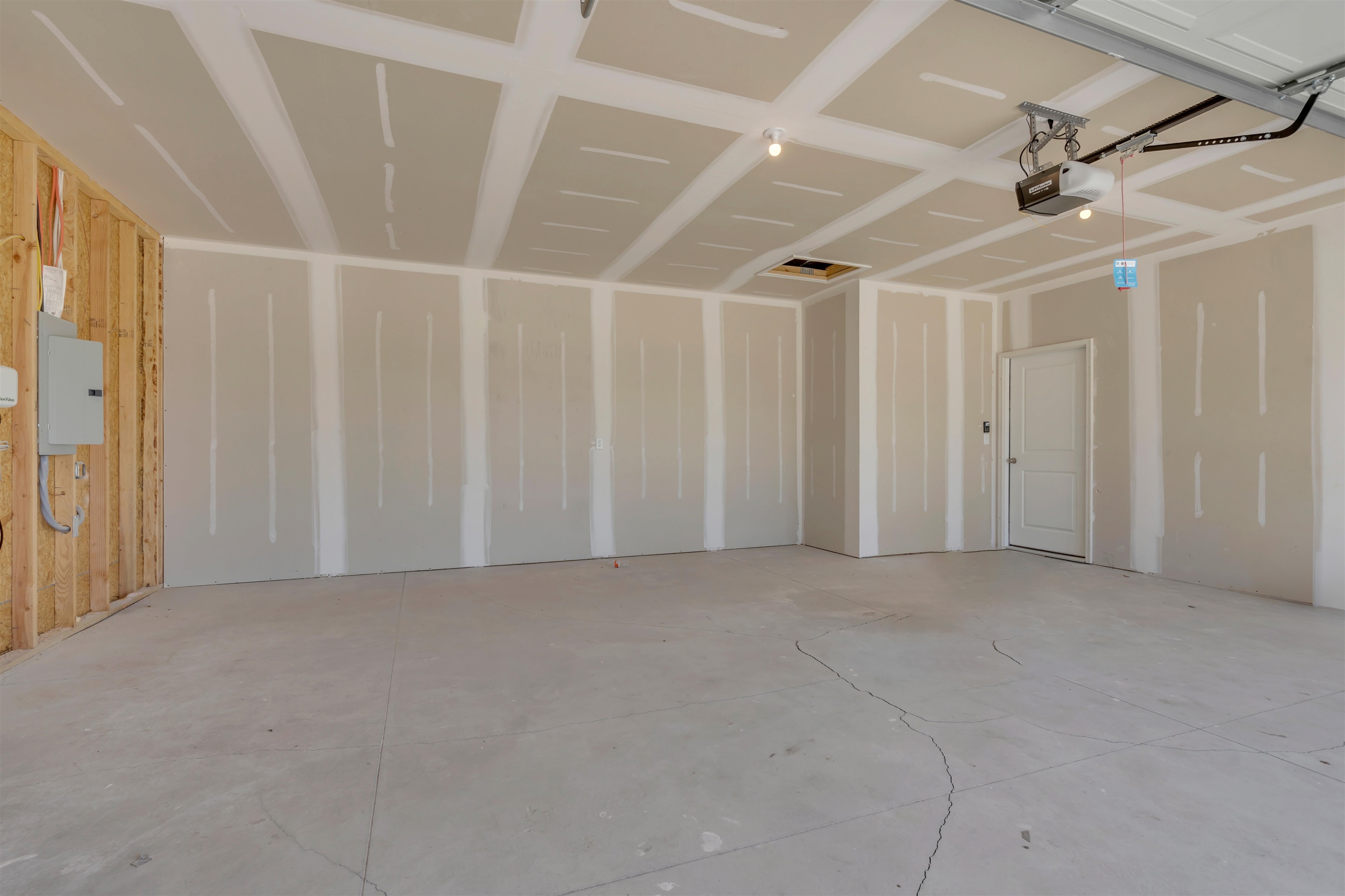9404 E Hurst St Property Photo 24