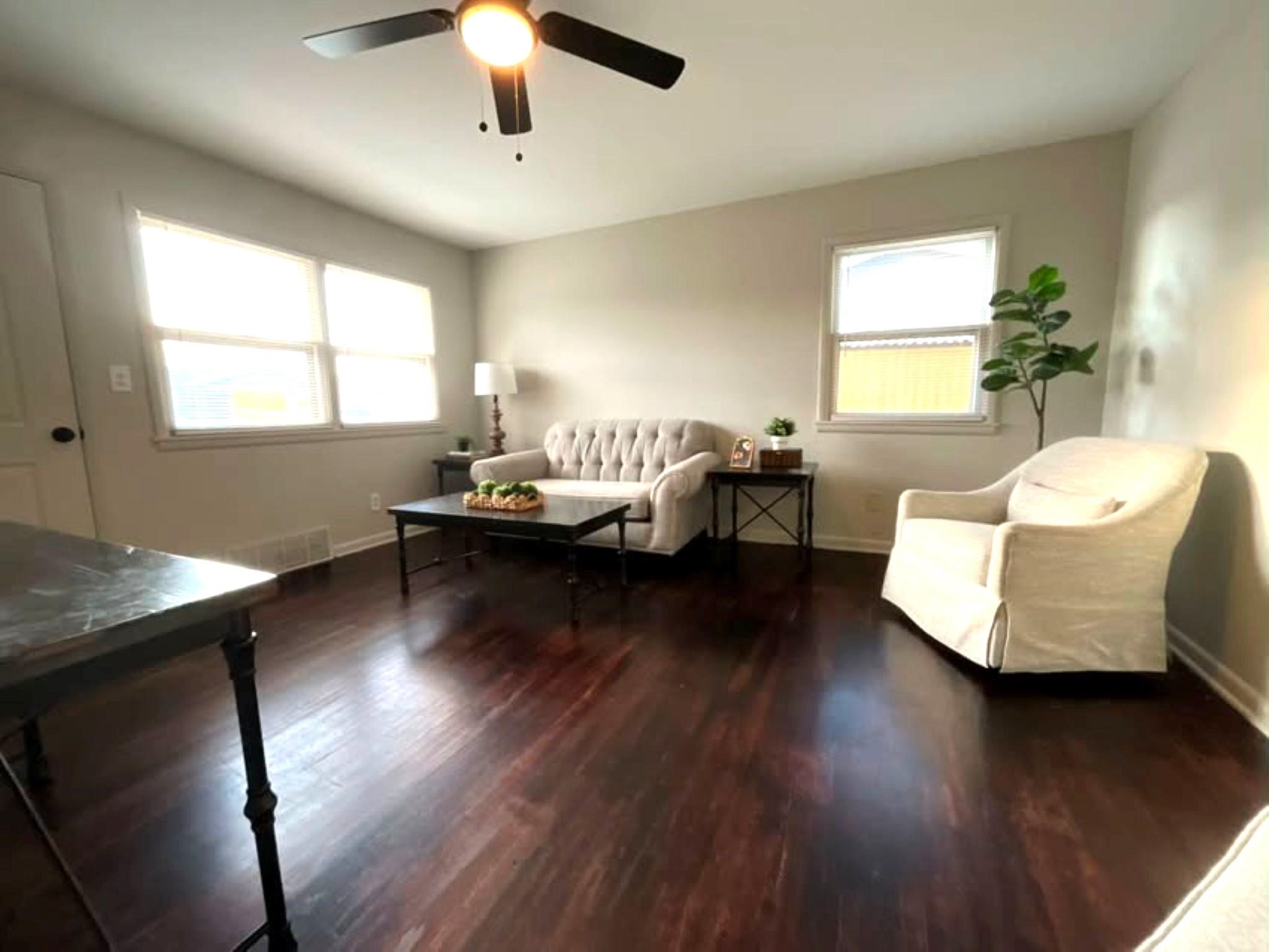 3344 S Vine Property Photo 4