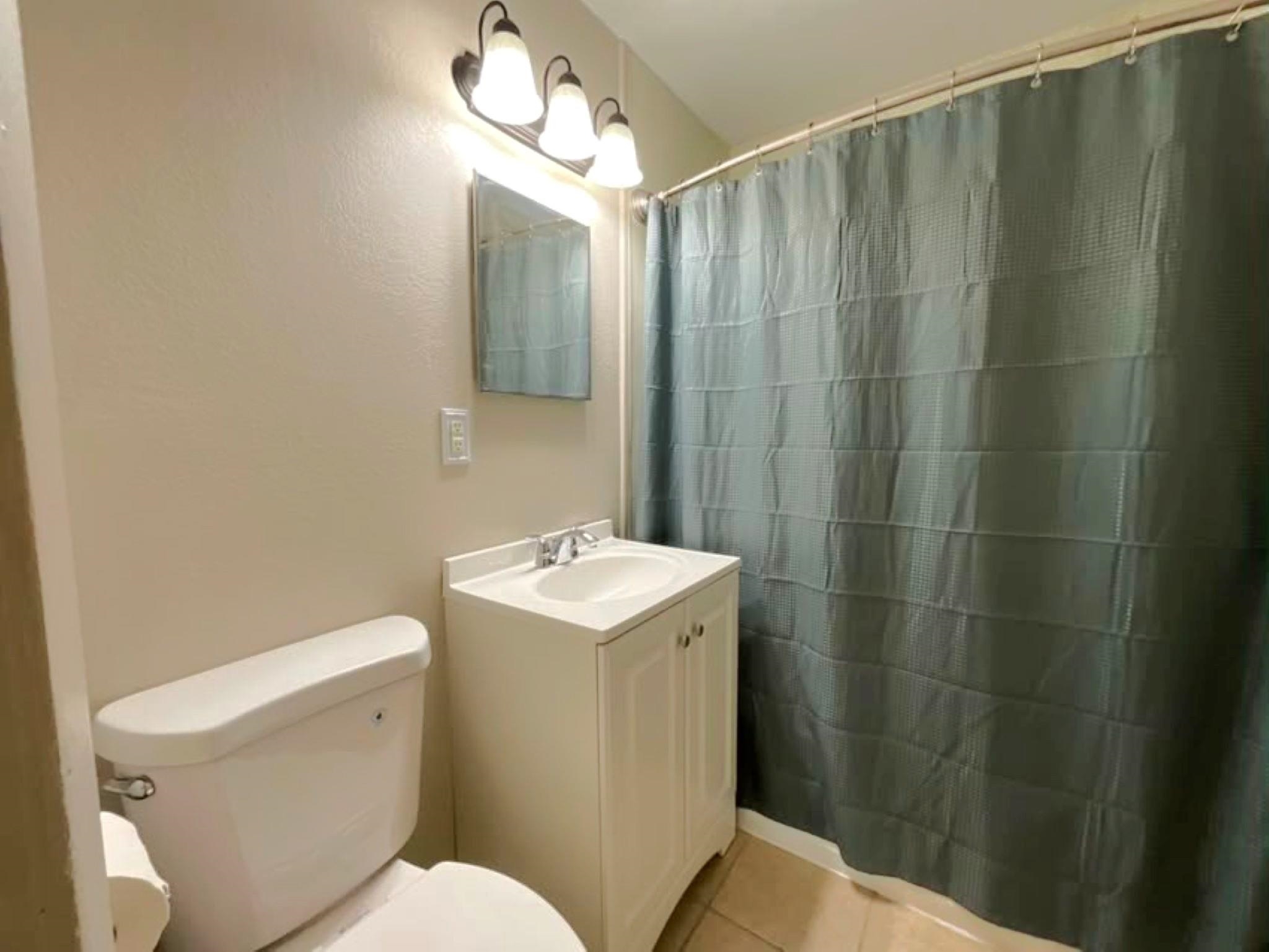 3344 S Vine Property Photo 8