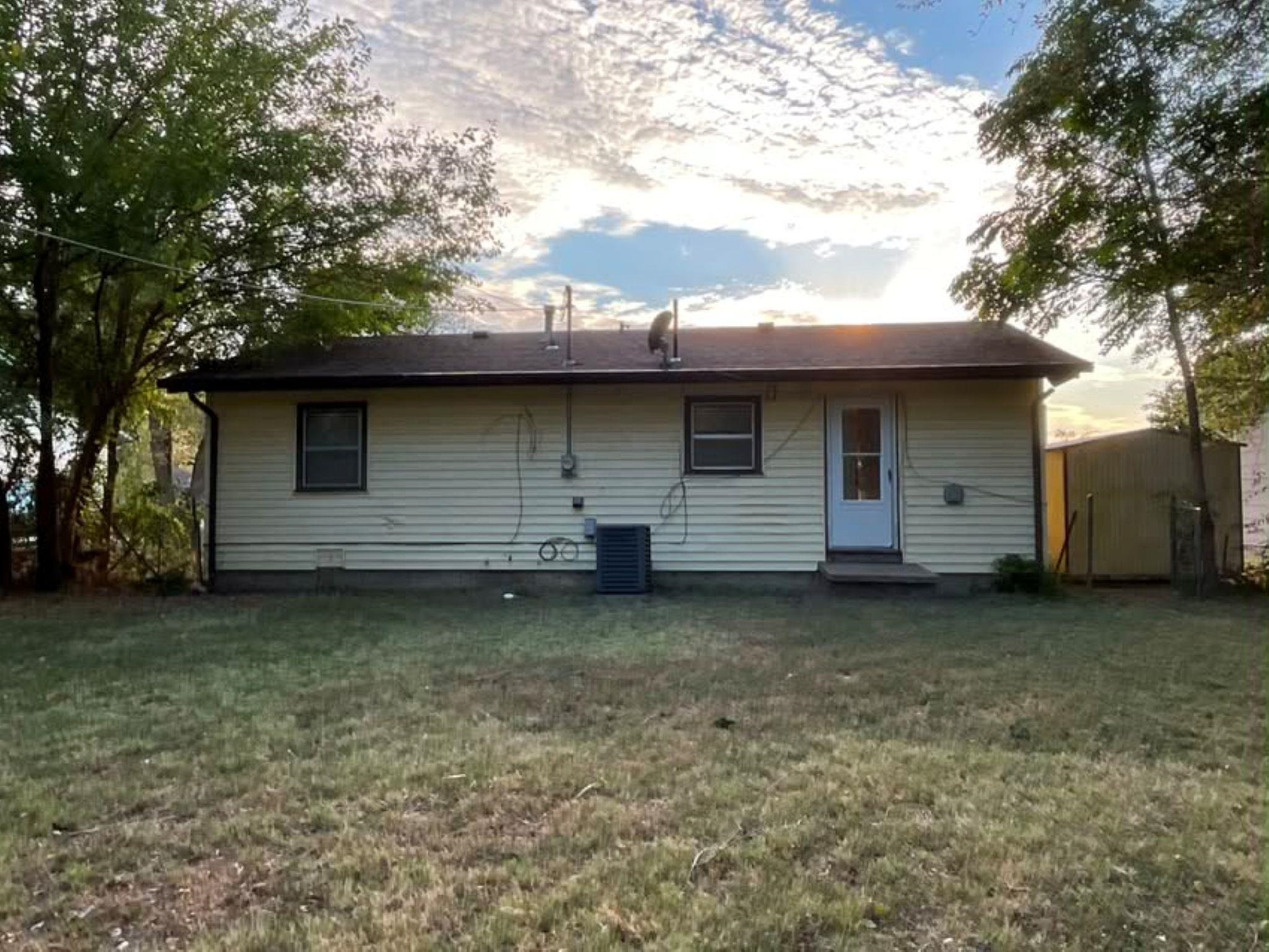 3344 S Vine Property Photo 14