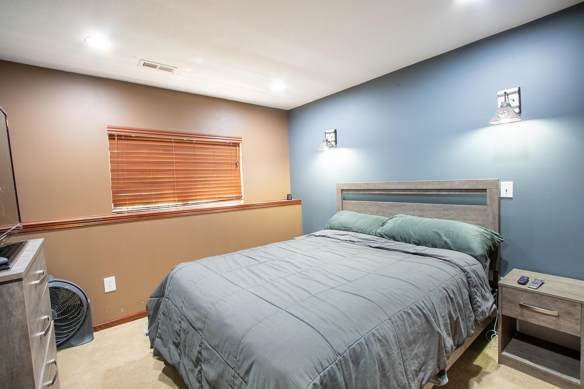 727 Goldspike Property Photo 22