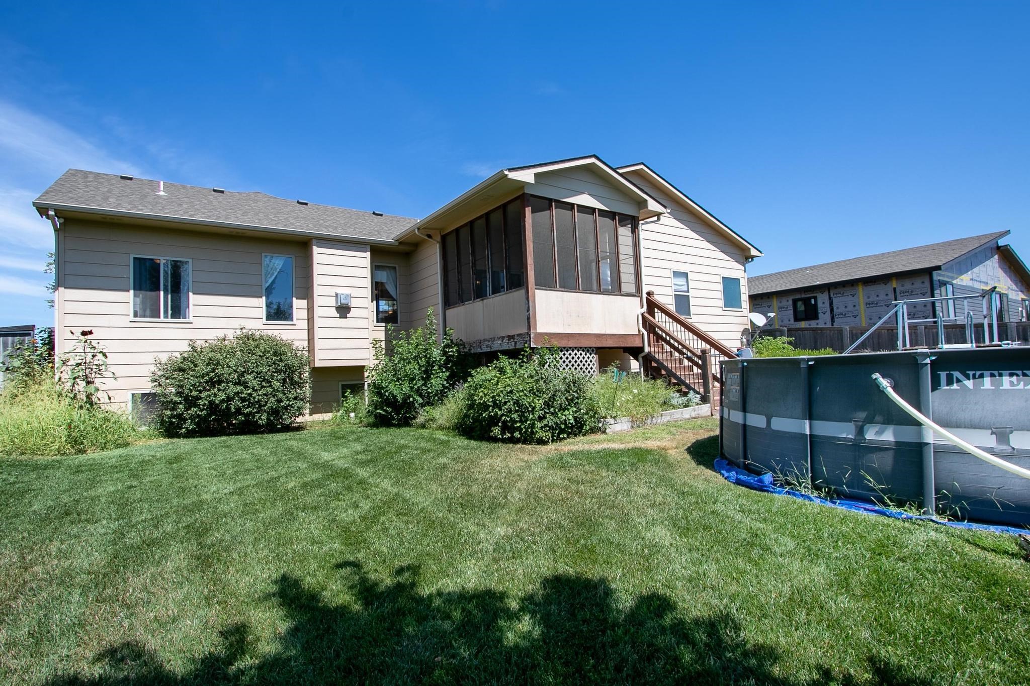727 Goldspike Property Photo 28