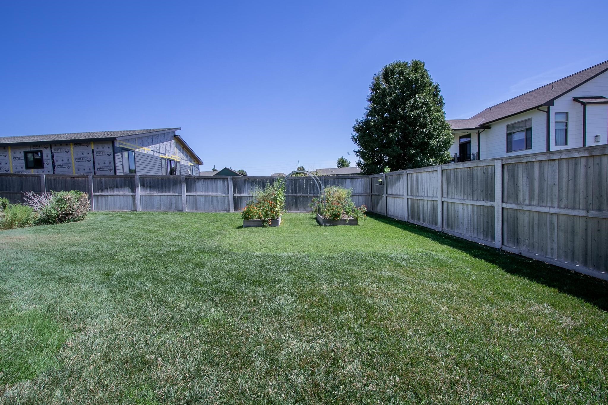 727 Goldspike Property Photo 29