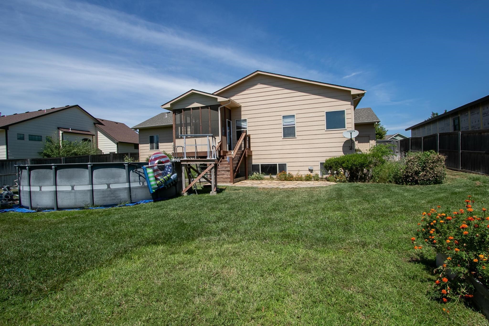 727 Goldspike Property Photo 30