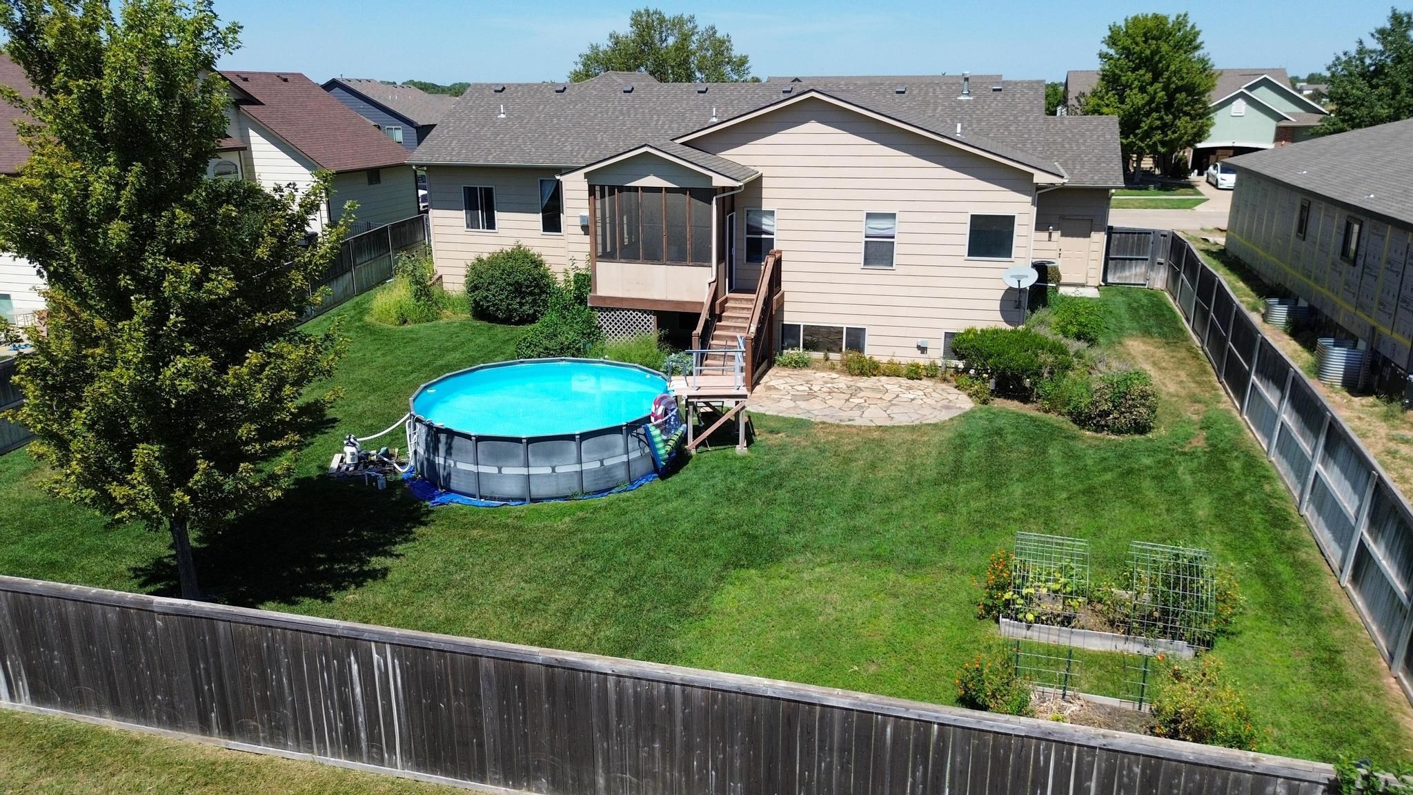 727 Goldspike Property Photo 32