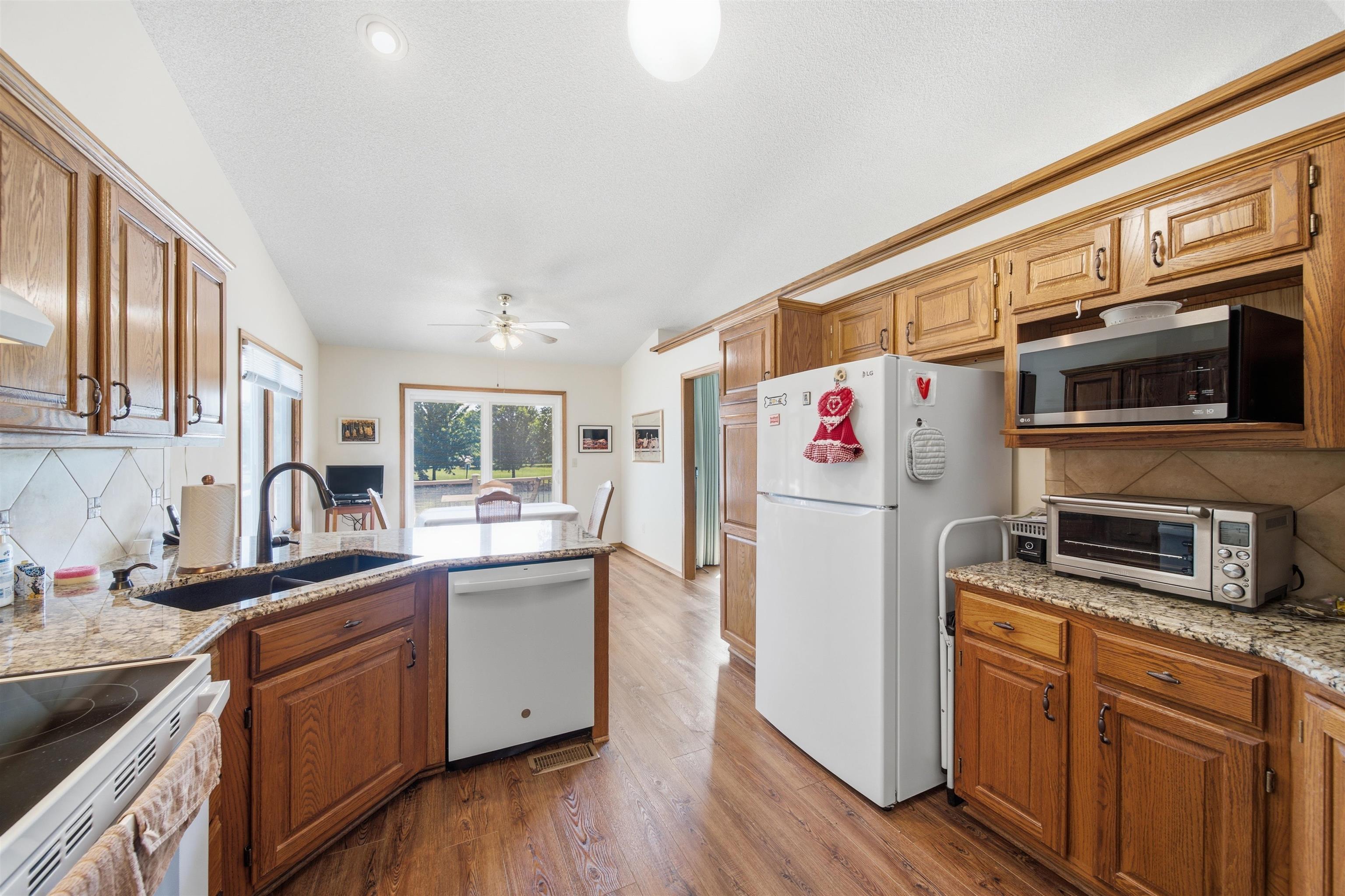 2314 N Parkridge Ct Property Photo 9