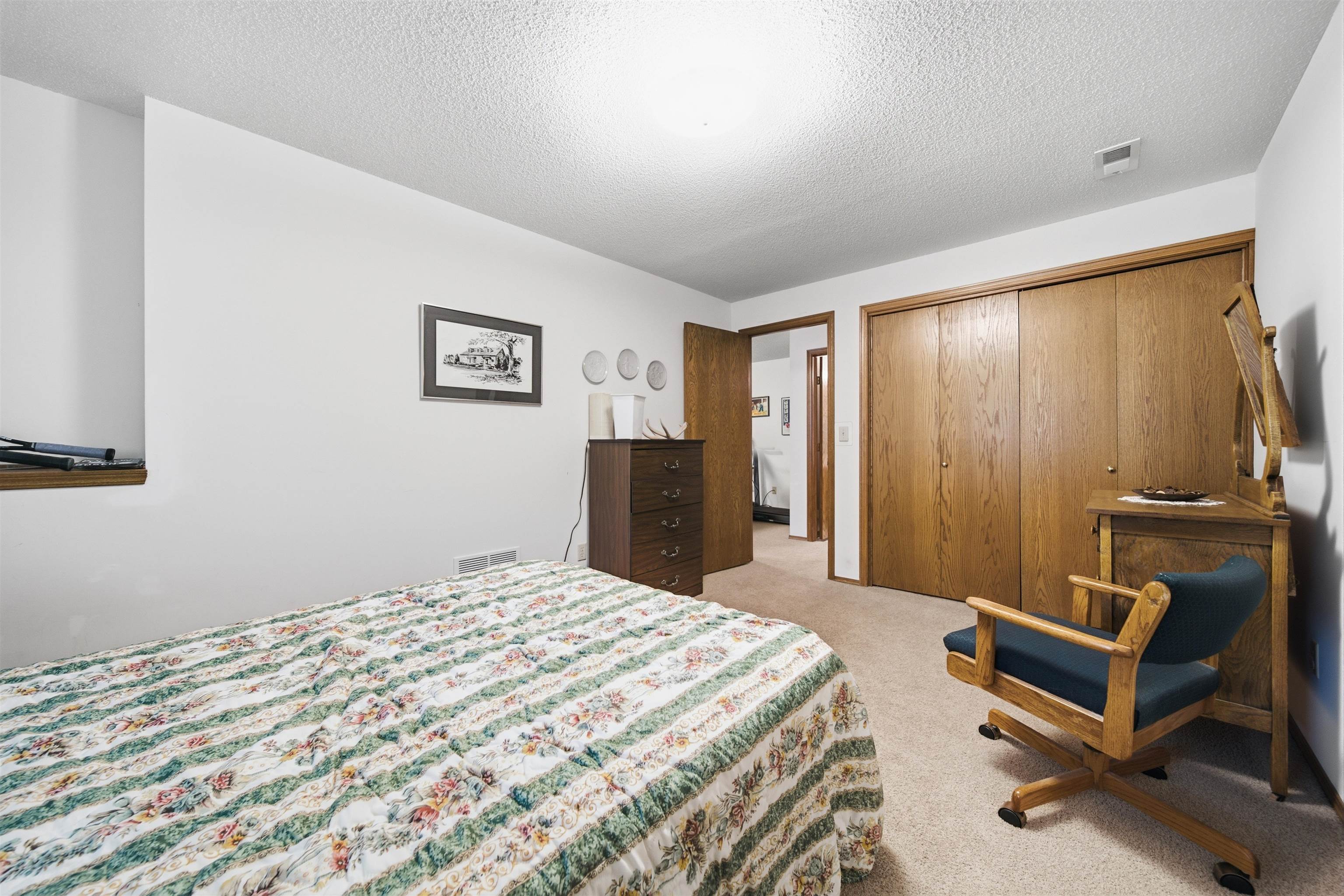 2314 N Parkridge Ct Property Photo 22