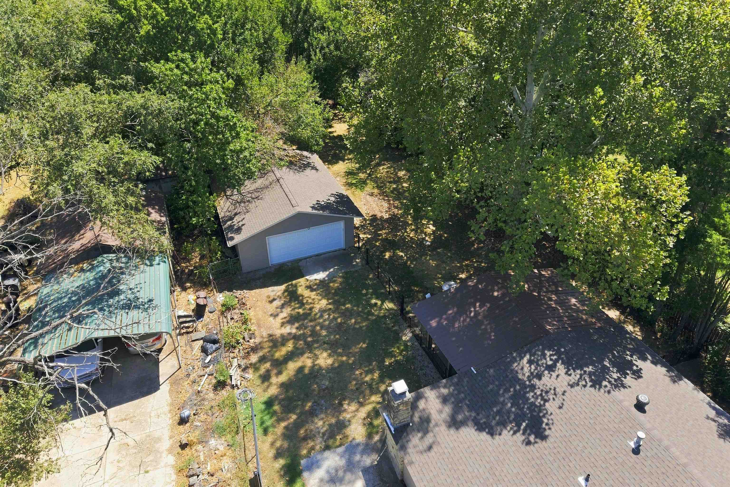 4840 N Sullivan Property Photo 2