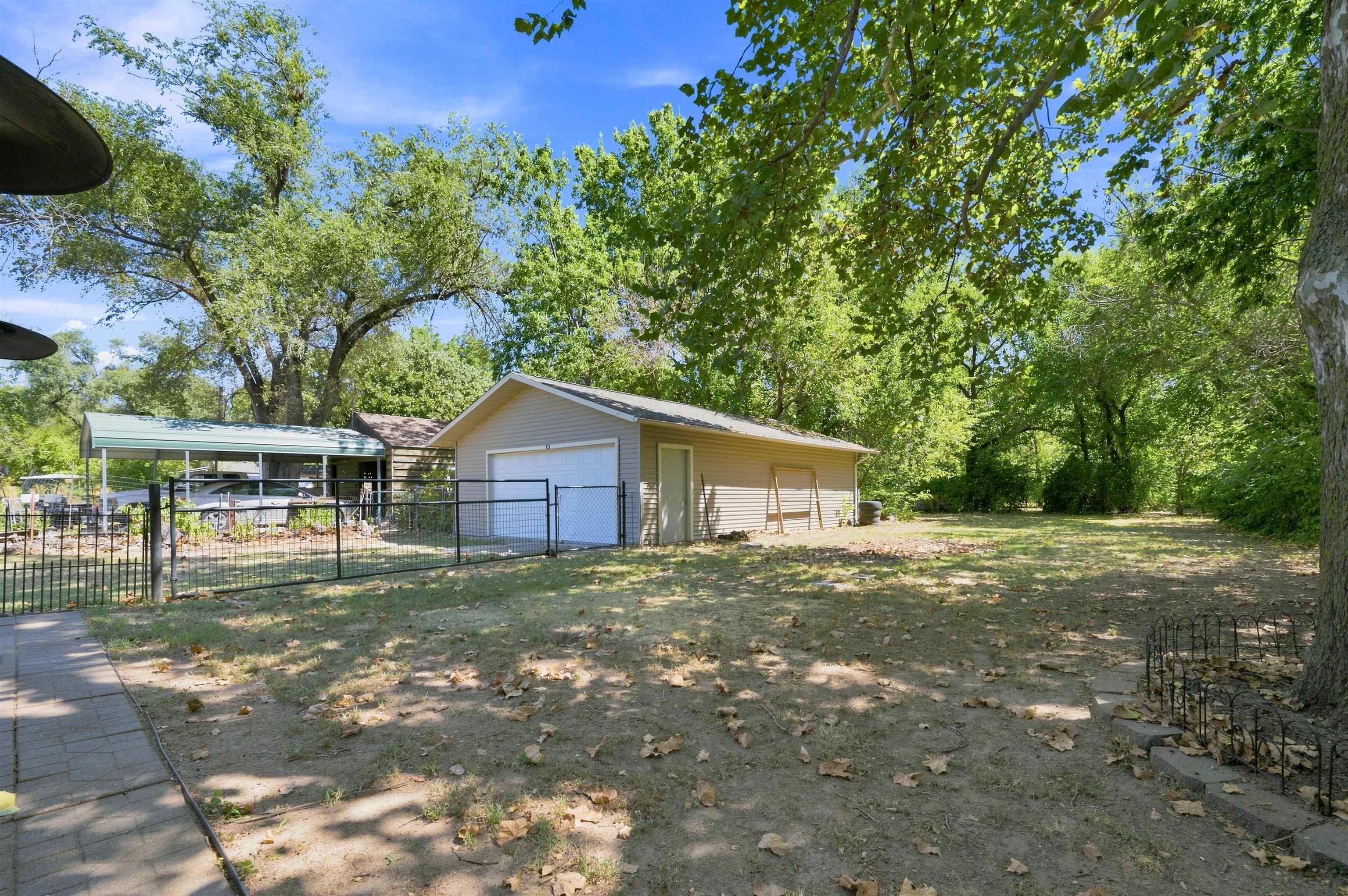 4840 N Sullivan Property Photo 5
