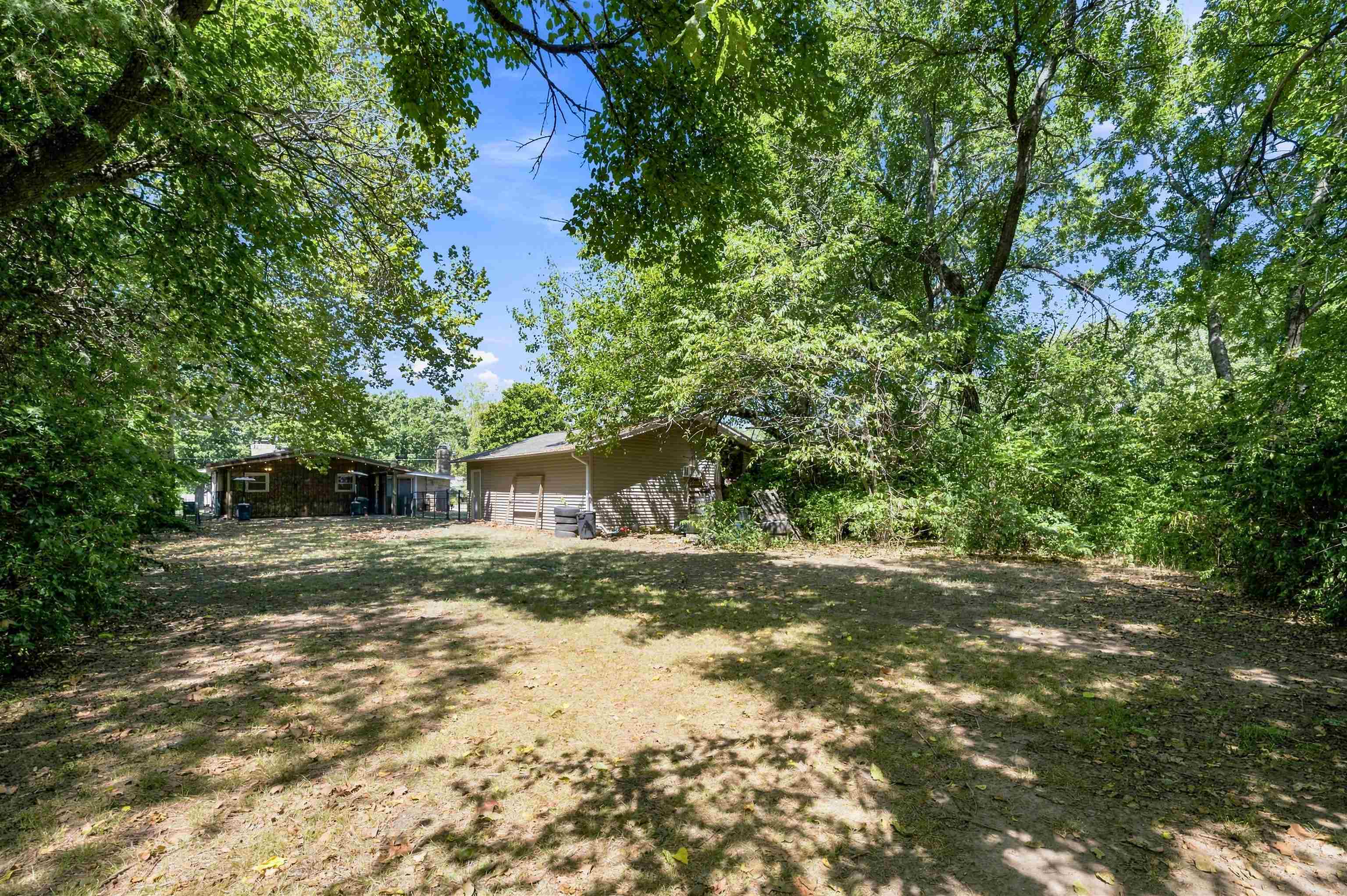 4840 N Sullivan Property Photo 7