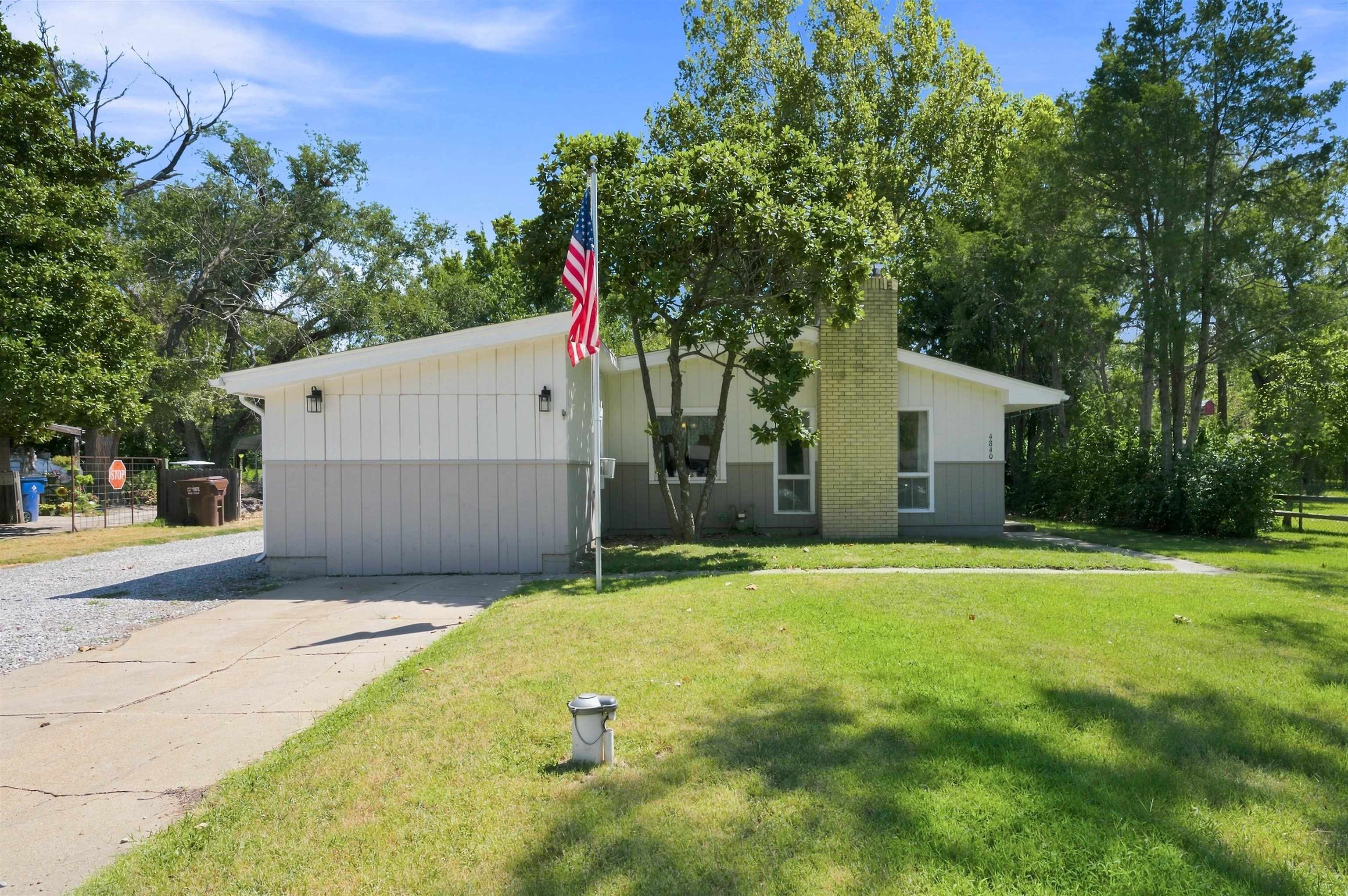 4840 N Sullivan Property Photo 9