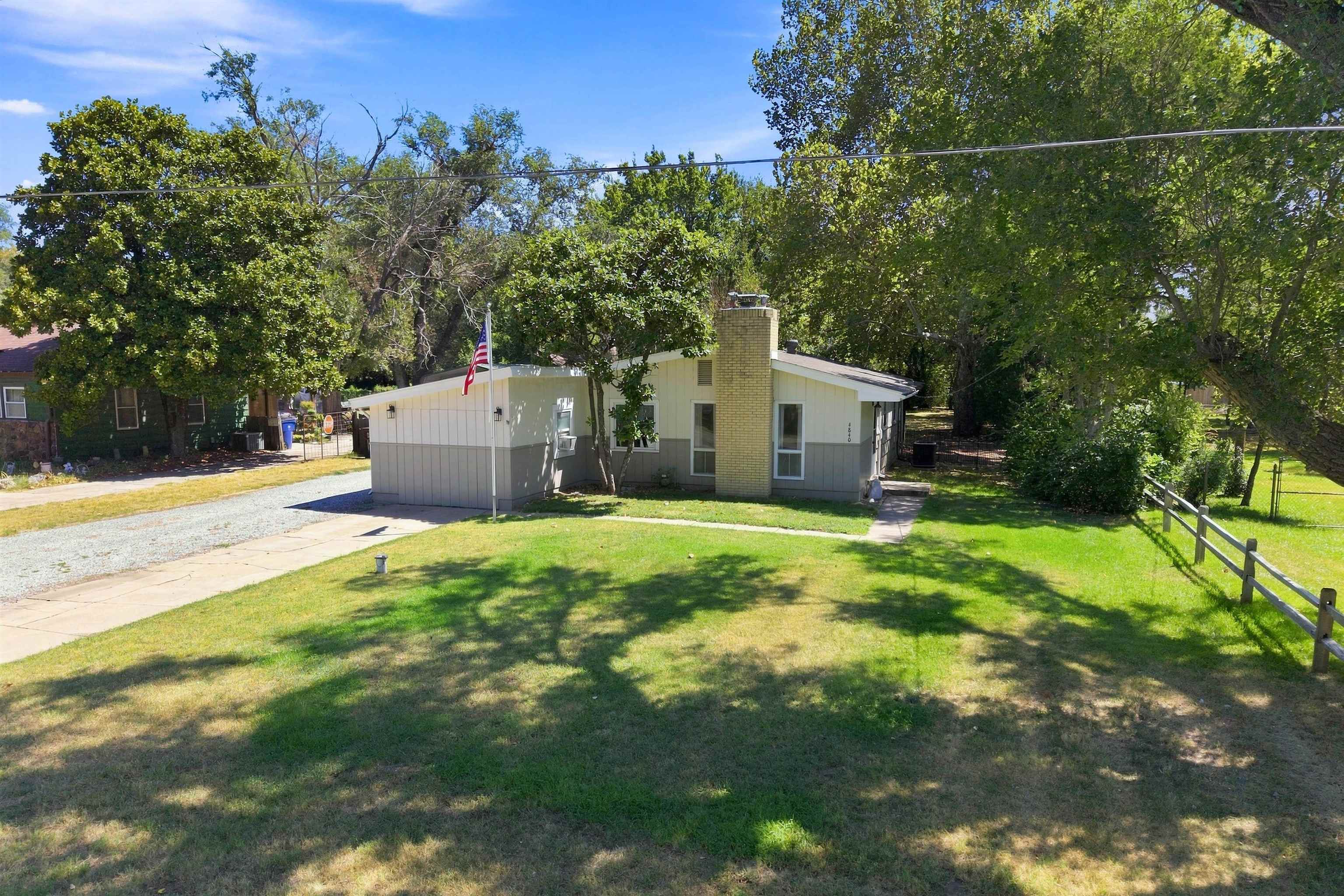 4840 N Sullivan Property Photo 11