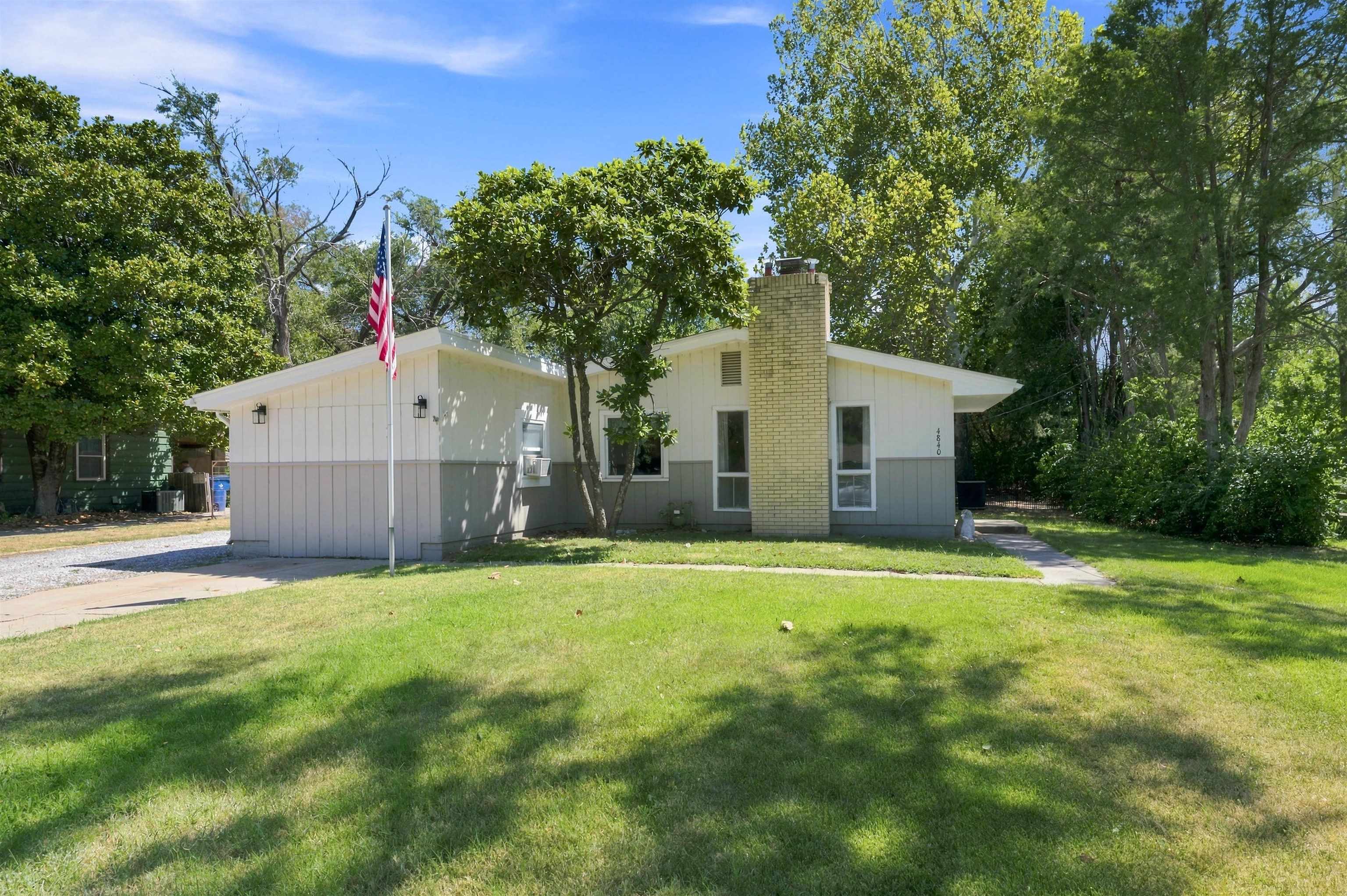 4840 N Sullivan Property Photo 13