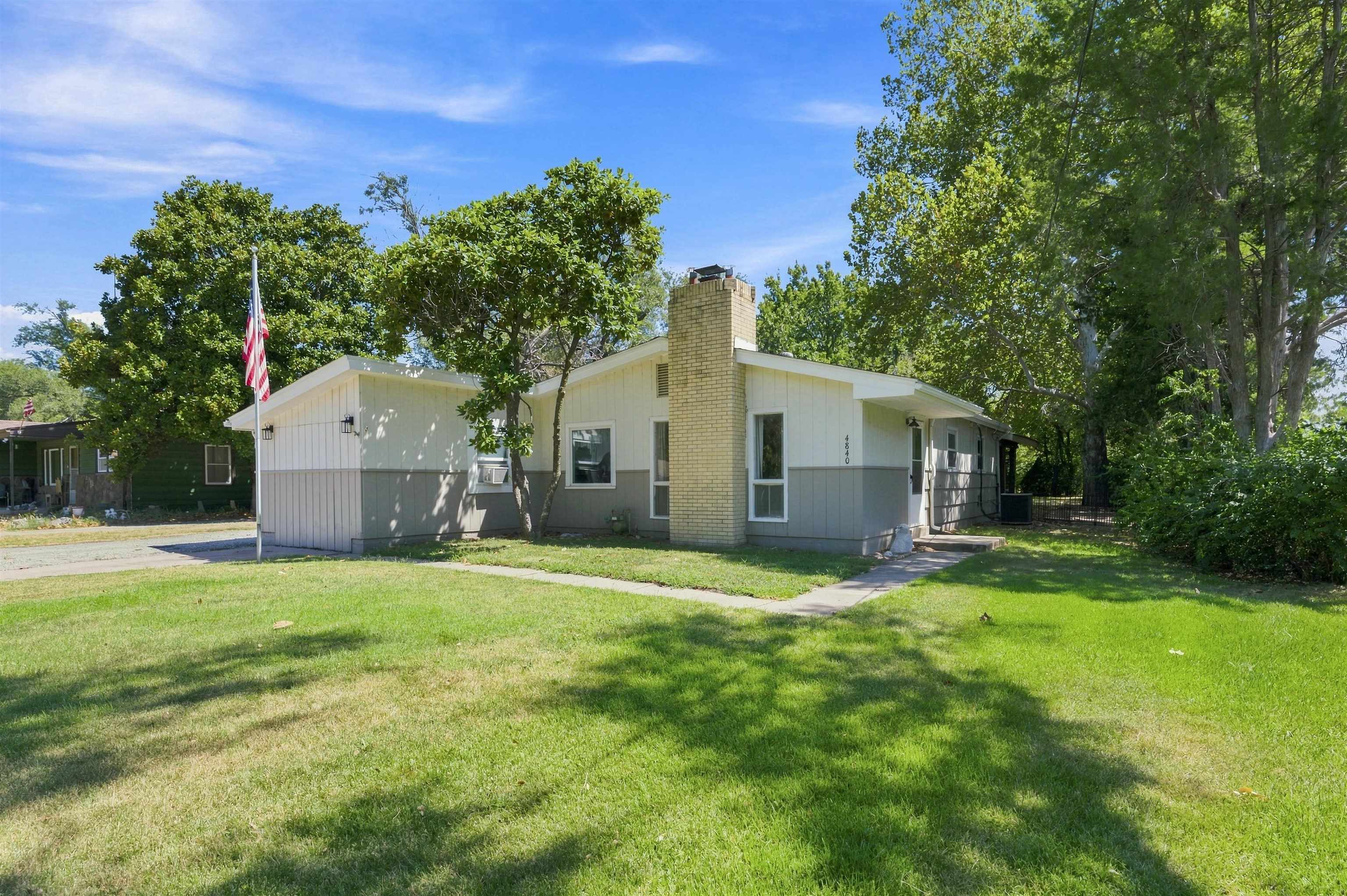 4840 N Sullivan Property Photo 14