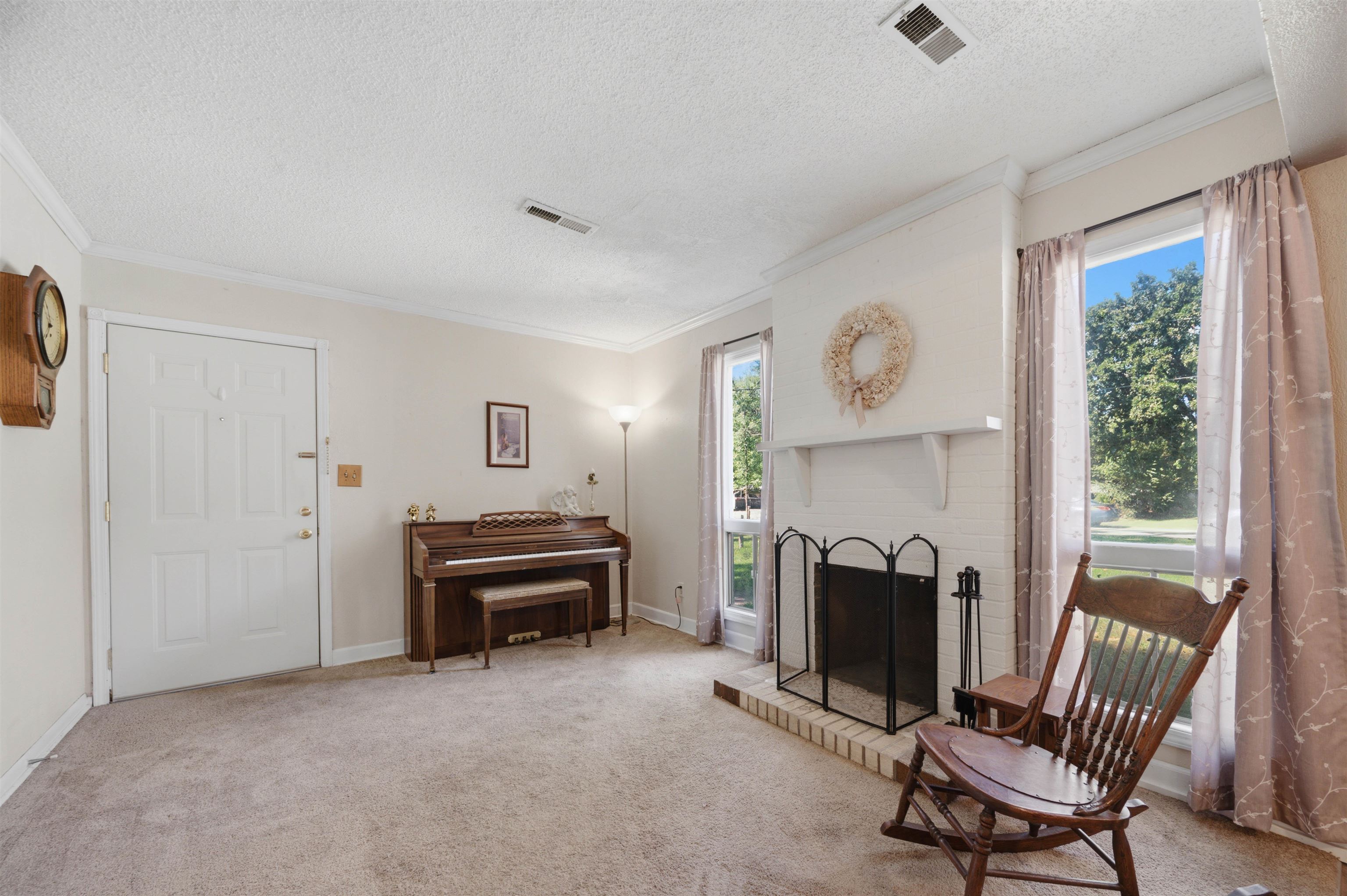 4840 N Sullivan Property Photo 16