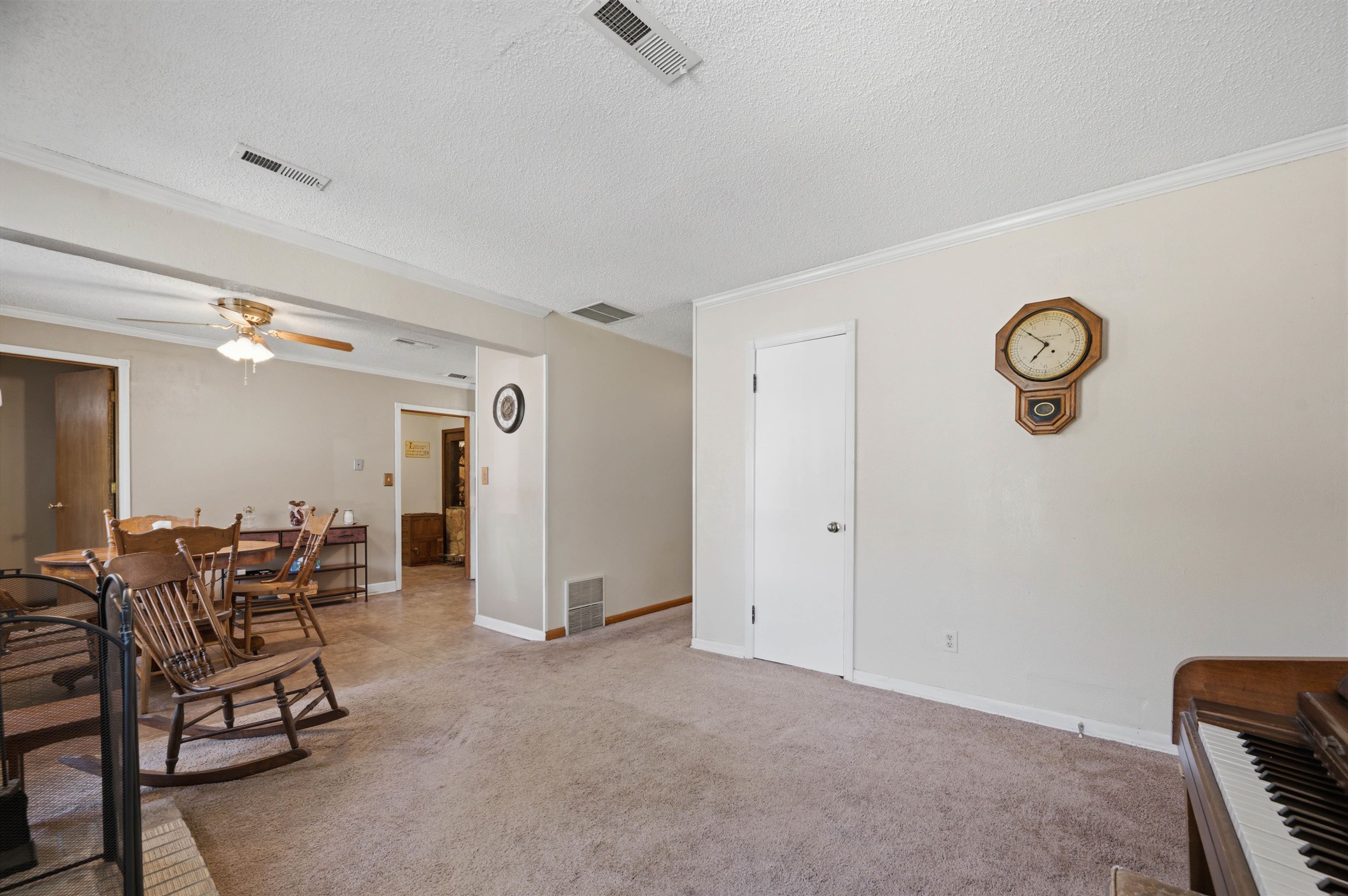 4840 N Sullivan Property Photo 17