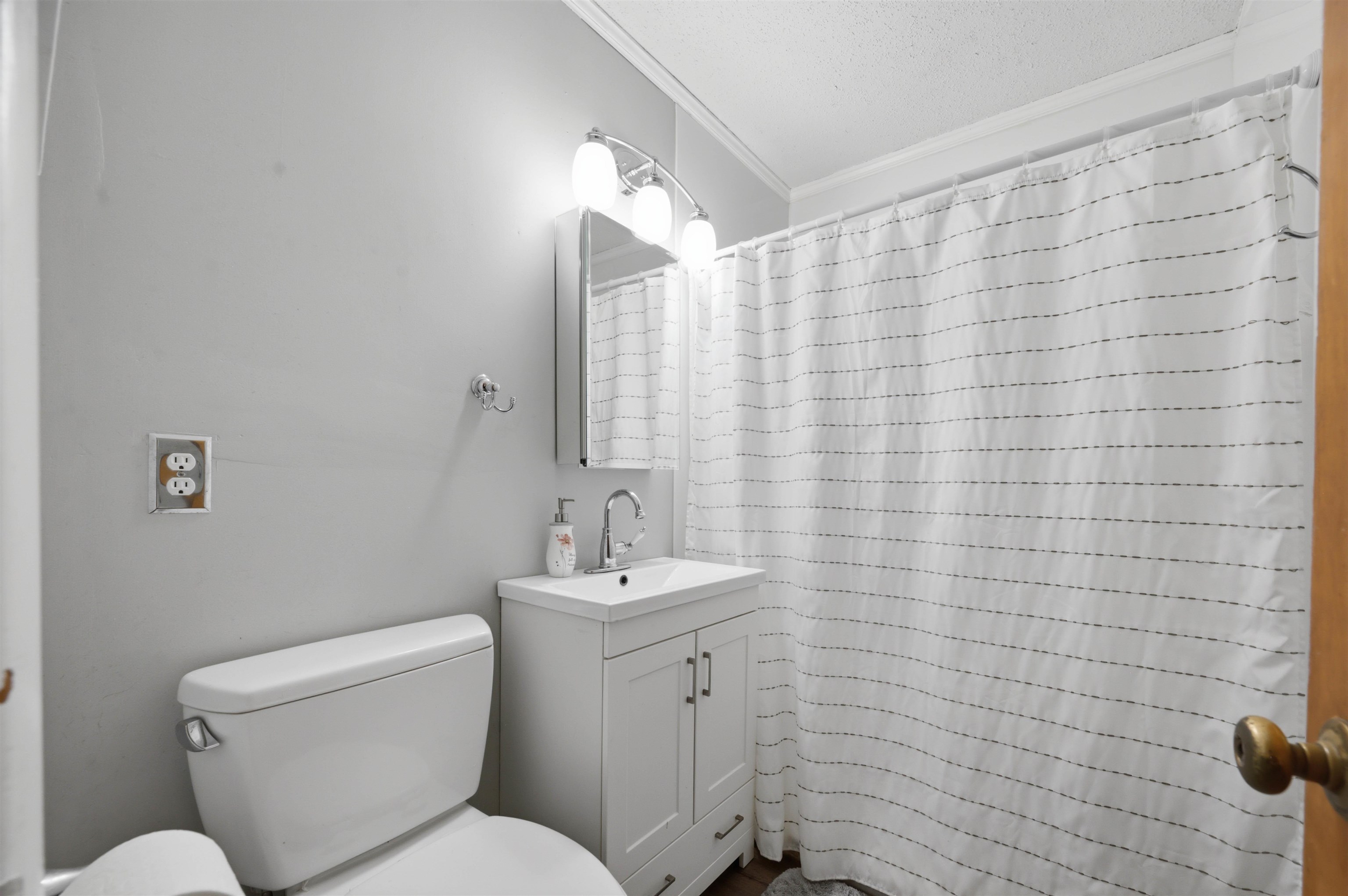 4840 N Sullivan Property Photo 34