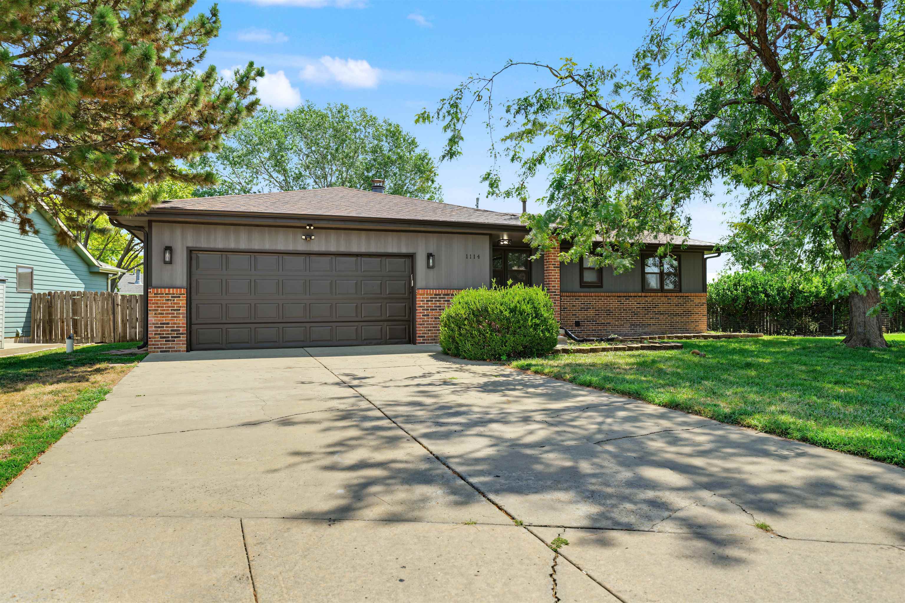 1114 Revere Dr Property Photo 2