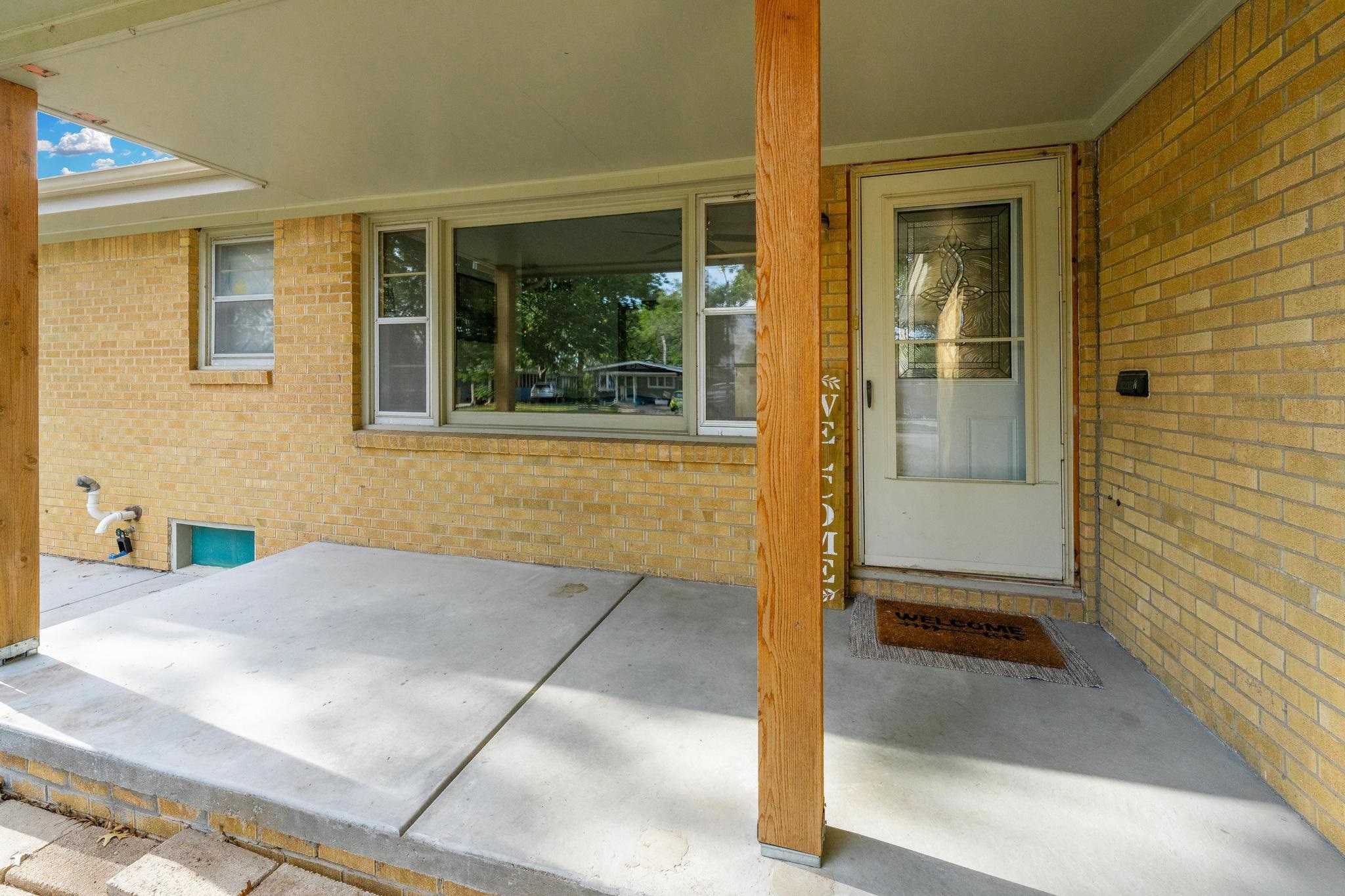 1921 E Scott Ave Property Photo 2