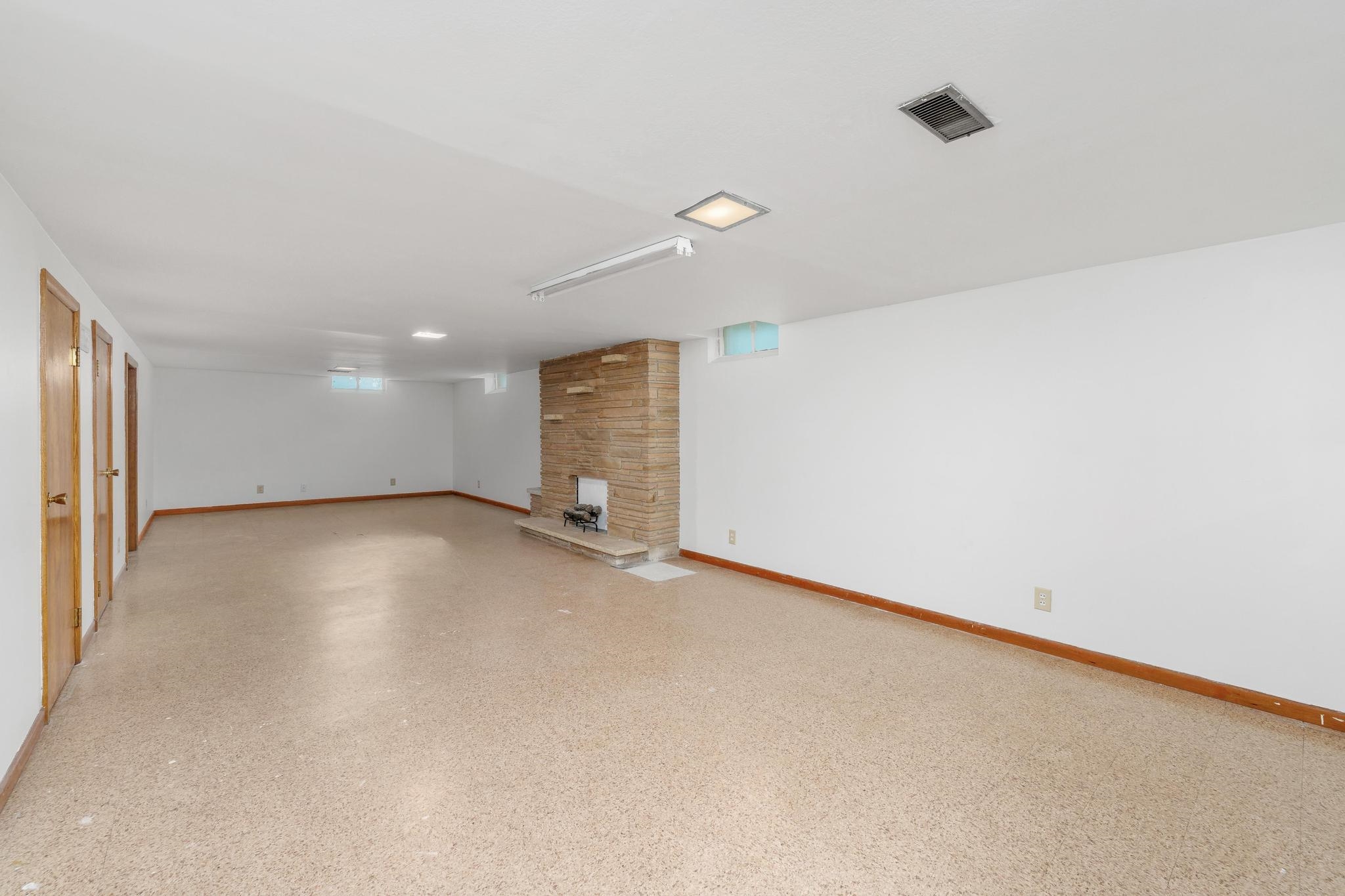 1921 E Scott Ave Property Photo 13