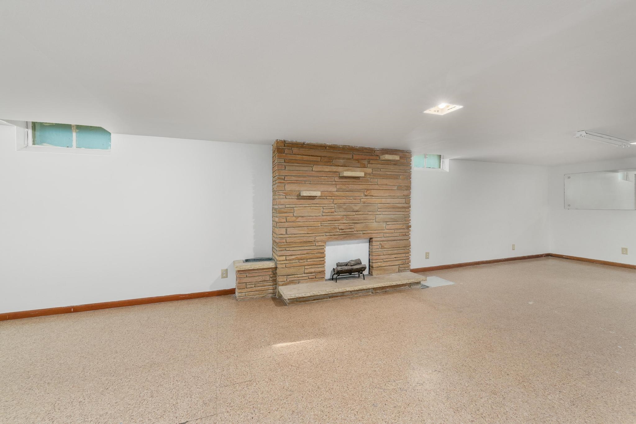 1921 E Scott Ave Property Photo 14