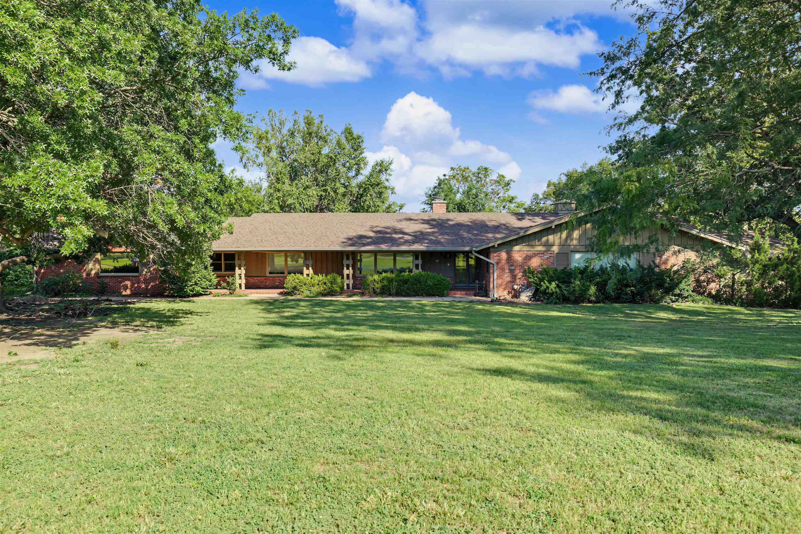534 Upper Mill Hts. Dr. Property Photo 1