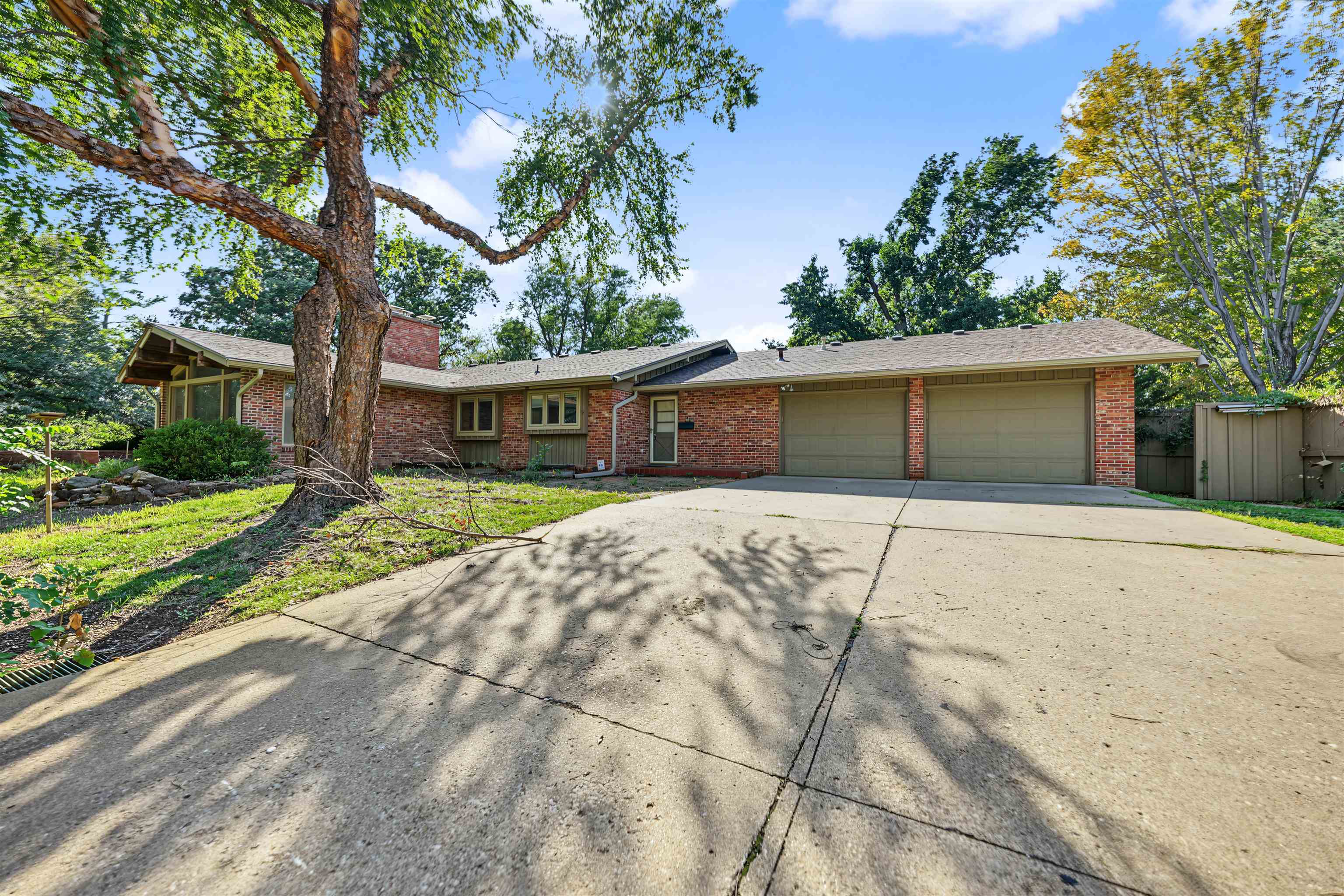 534 Upper Mill Hts. Dr. Property Photo 3