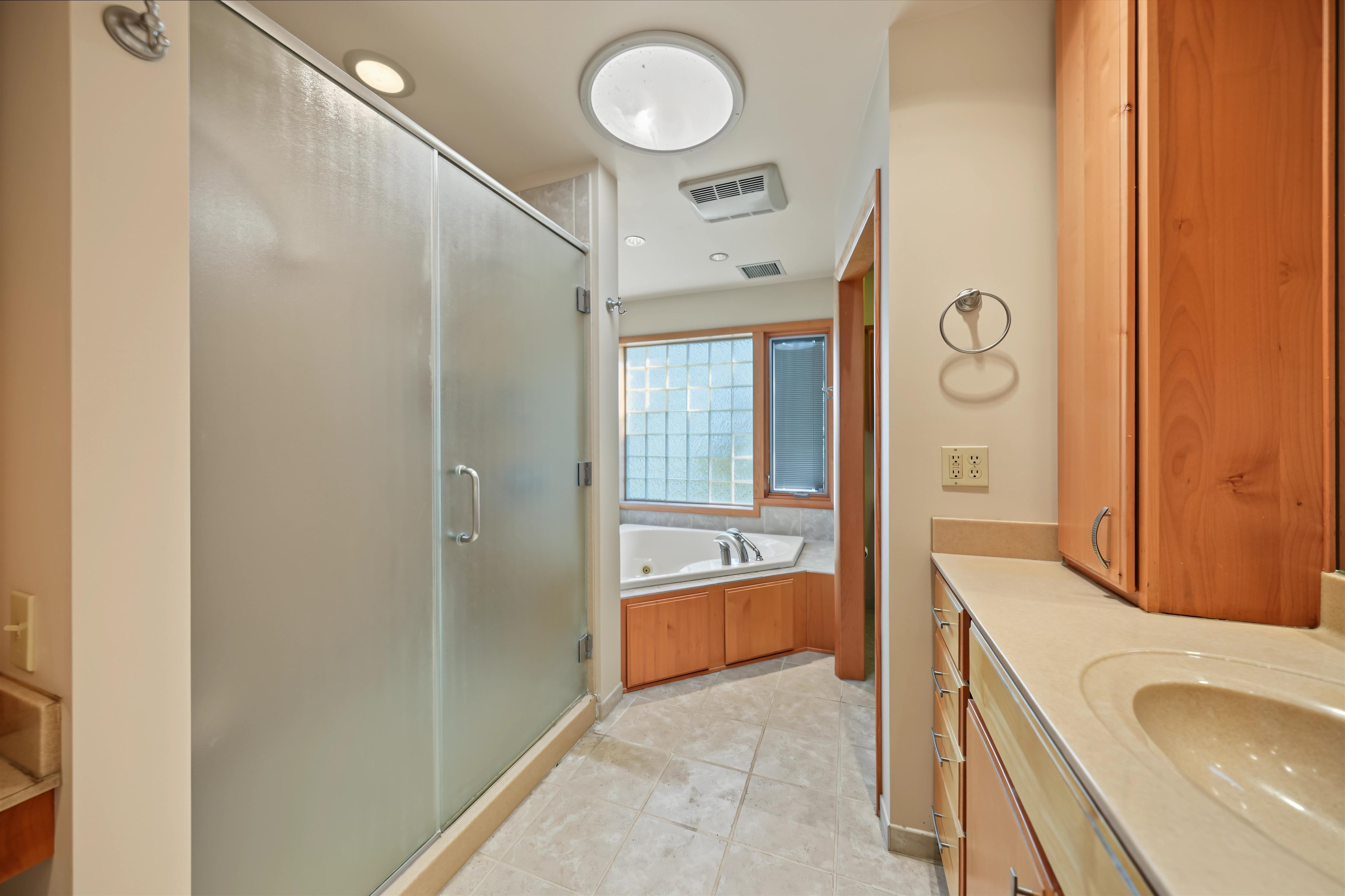 534 Upper Mill Hts. Dr. Property Photo 20