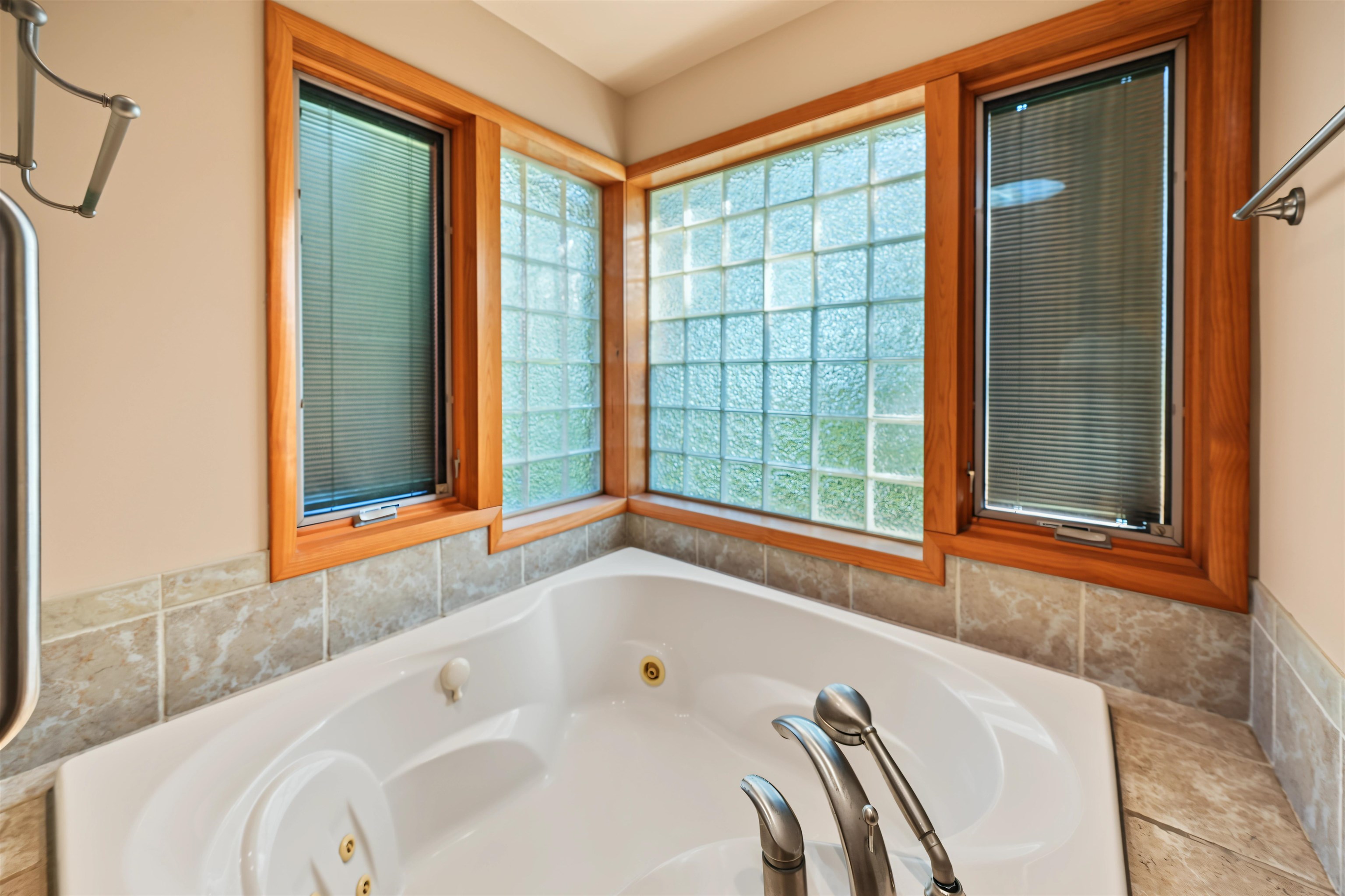 534 Upper Mill Hts. Dr. Property Photo 21