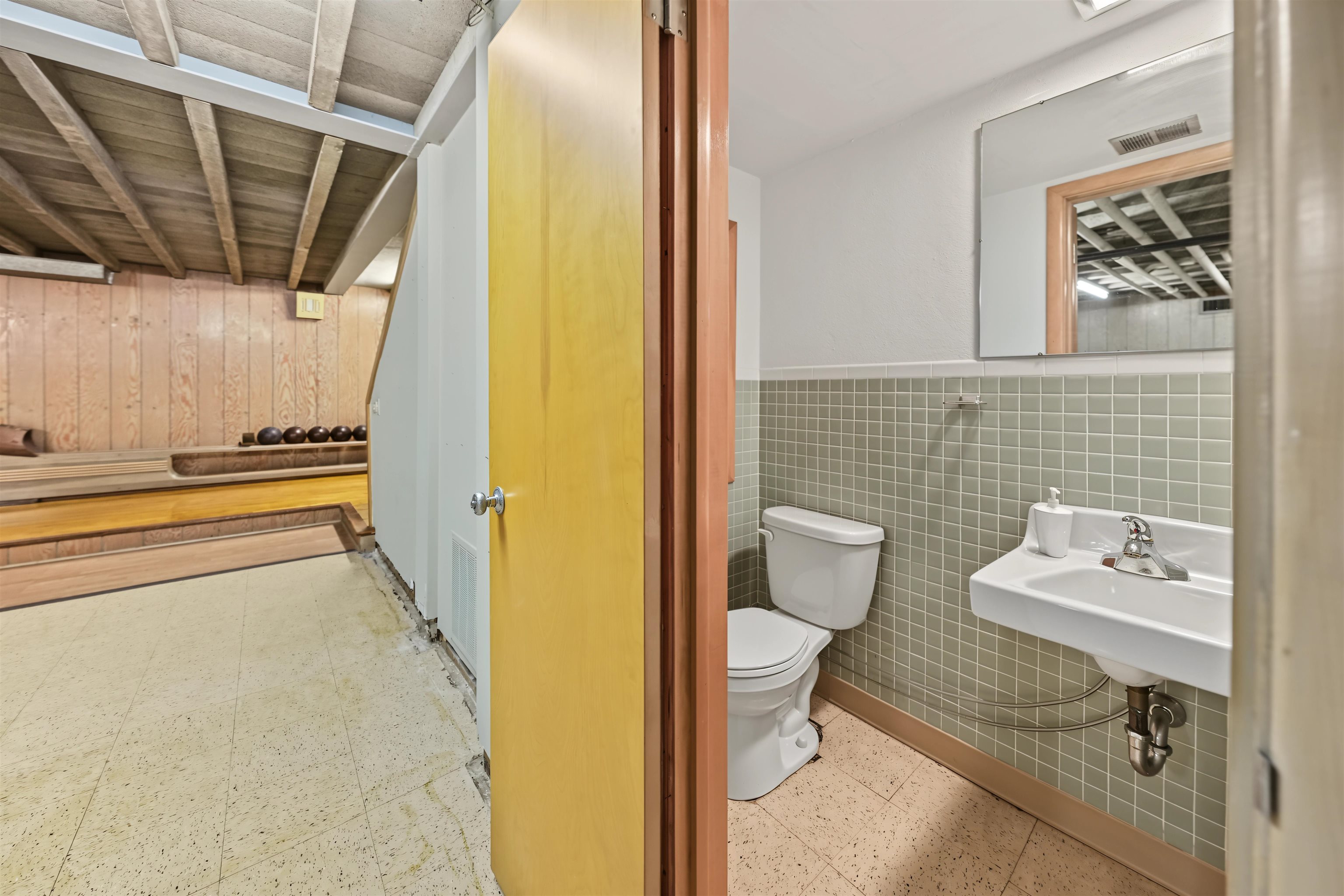 534 Upper Mill Hts. Dr. Property Photo 29