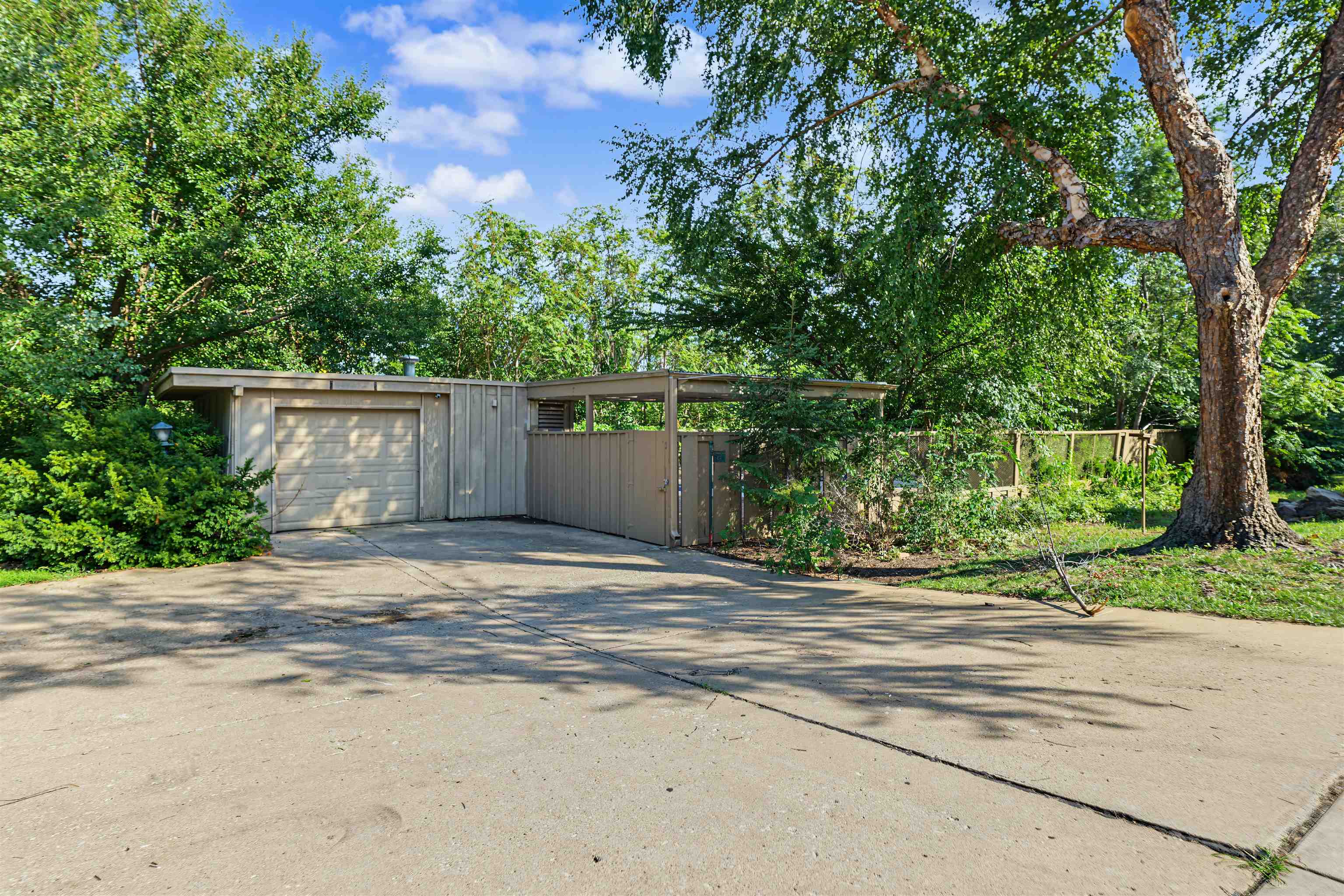 534 Upper Mill Hts. Dr. Property Photo 34