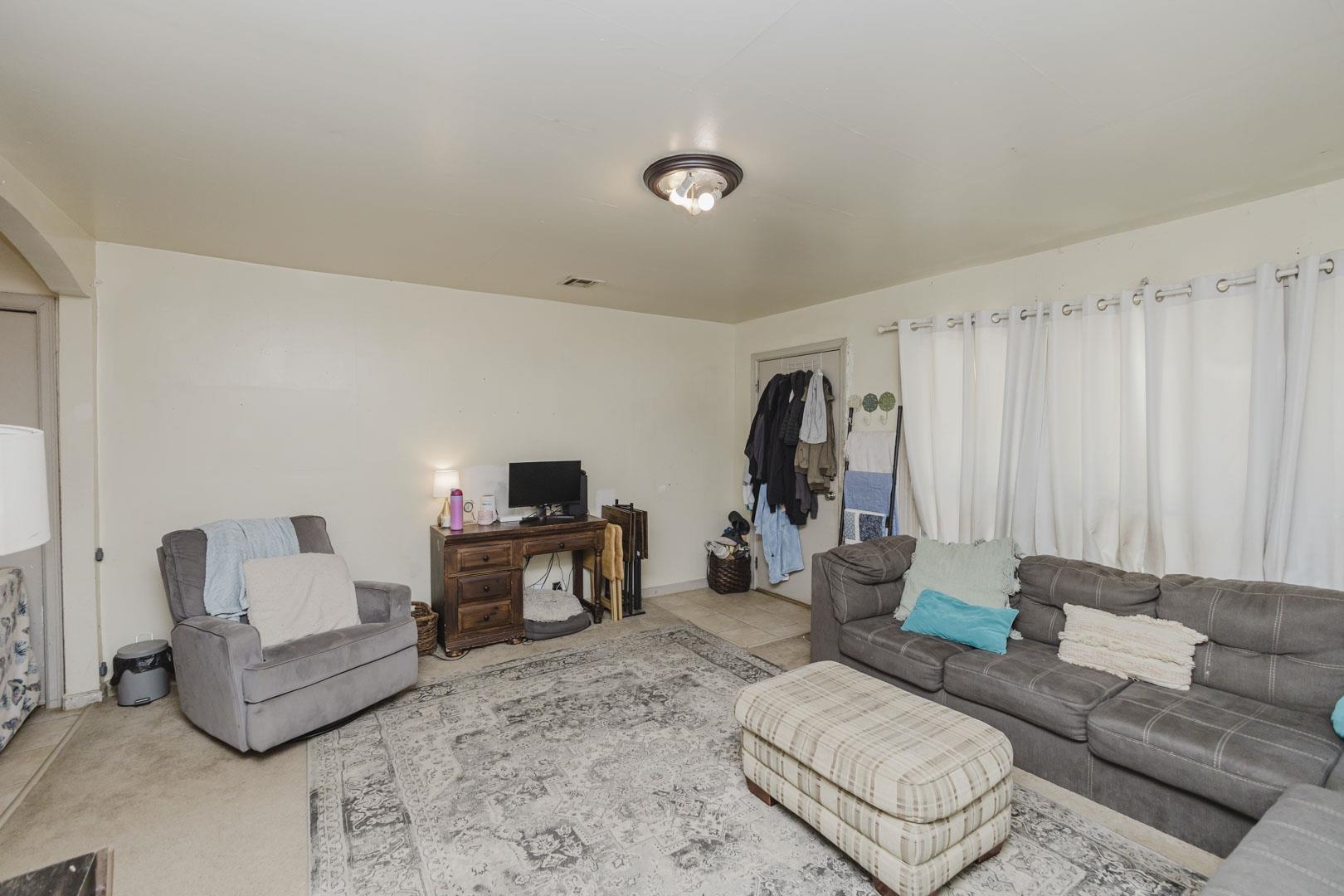 4120 E Clark St. Property Photo 6