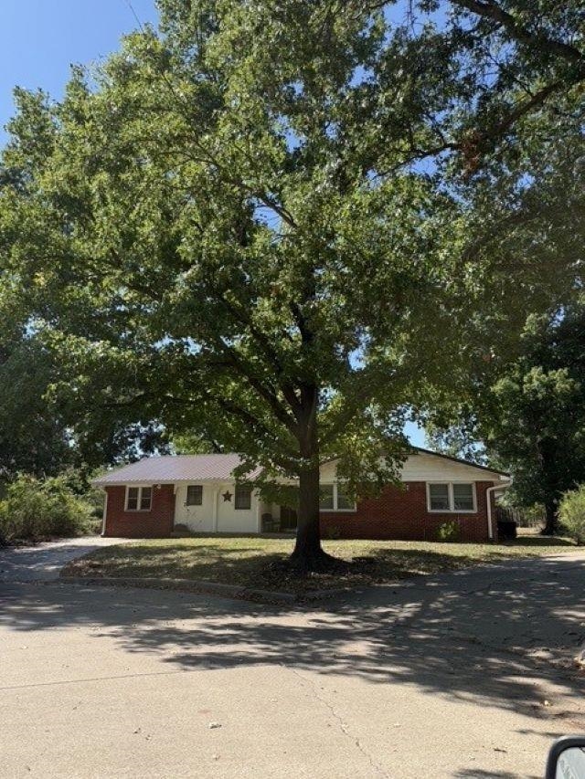 12 Roberts Ct Property Photo 1