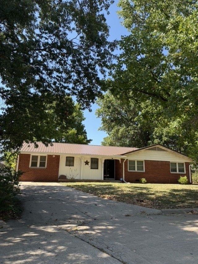 12 Roberts Ct Property Photo 15