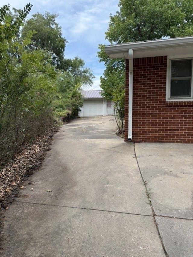 12 Roberts Ct Property Photo 16