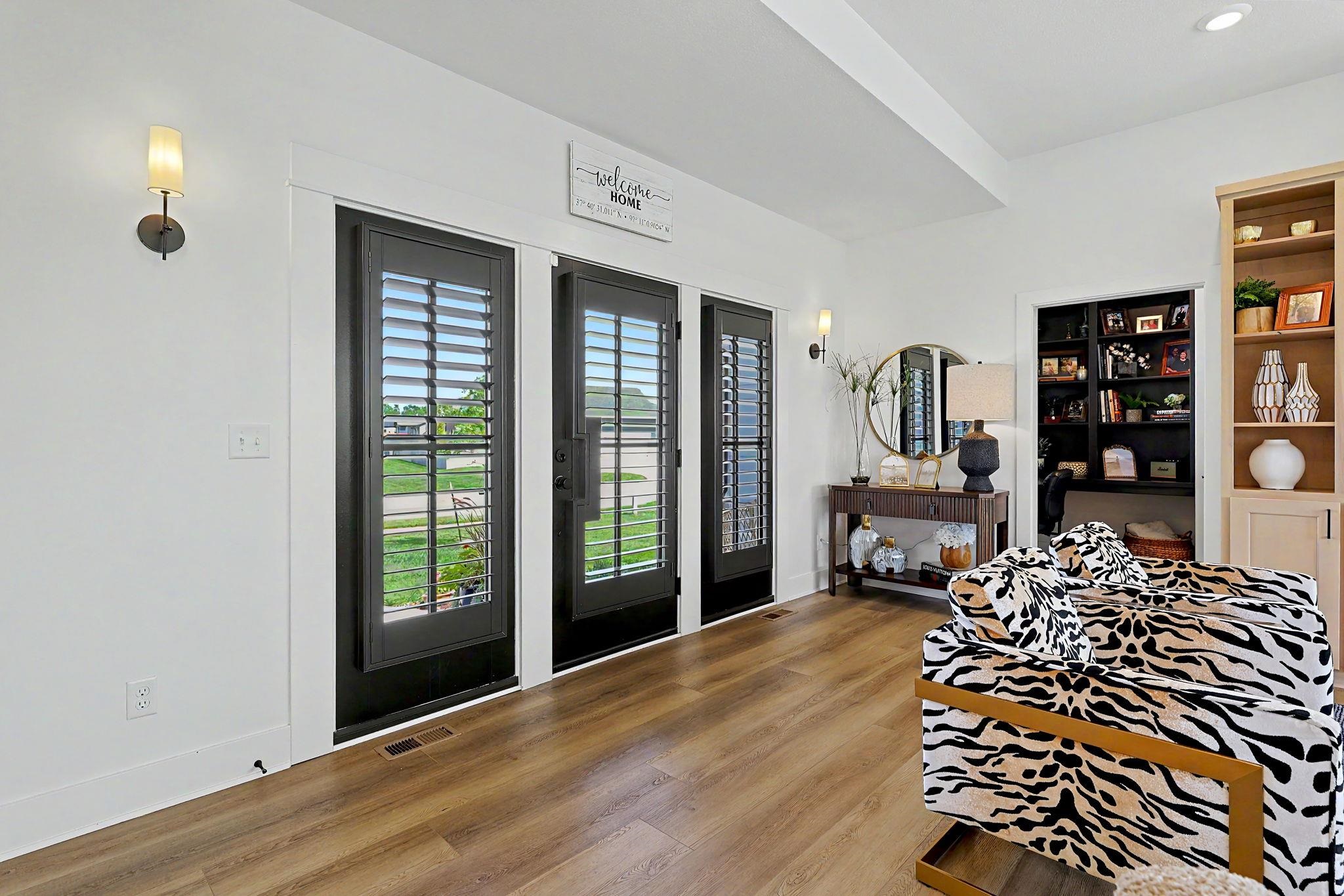 703 S Glen Wood Property Photo 3